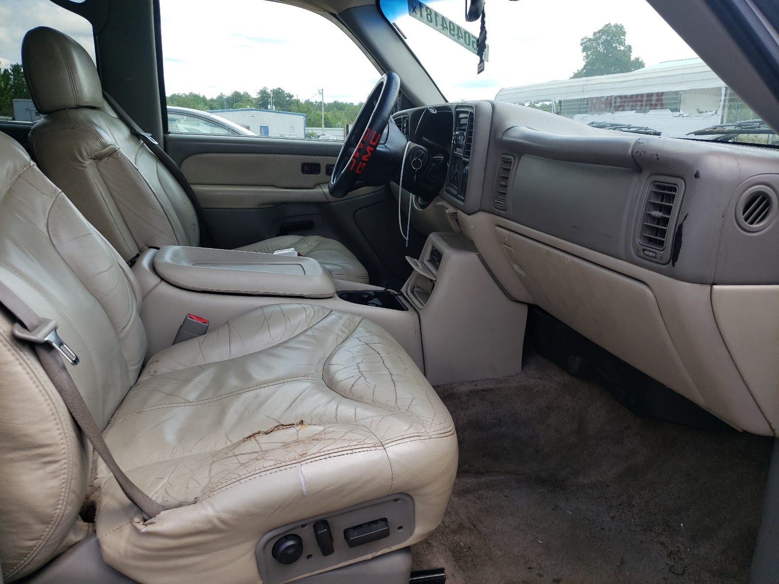 Photo 5 from auction – 2002 GMC YUKON with VIN 1GKEK13Z72R293060