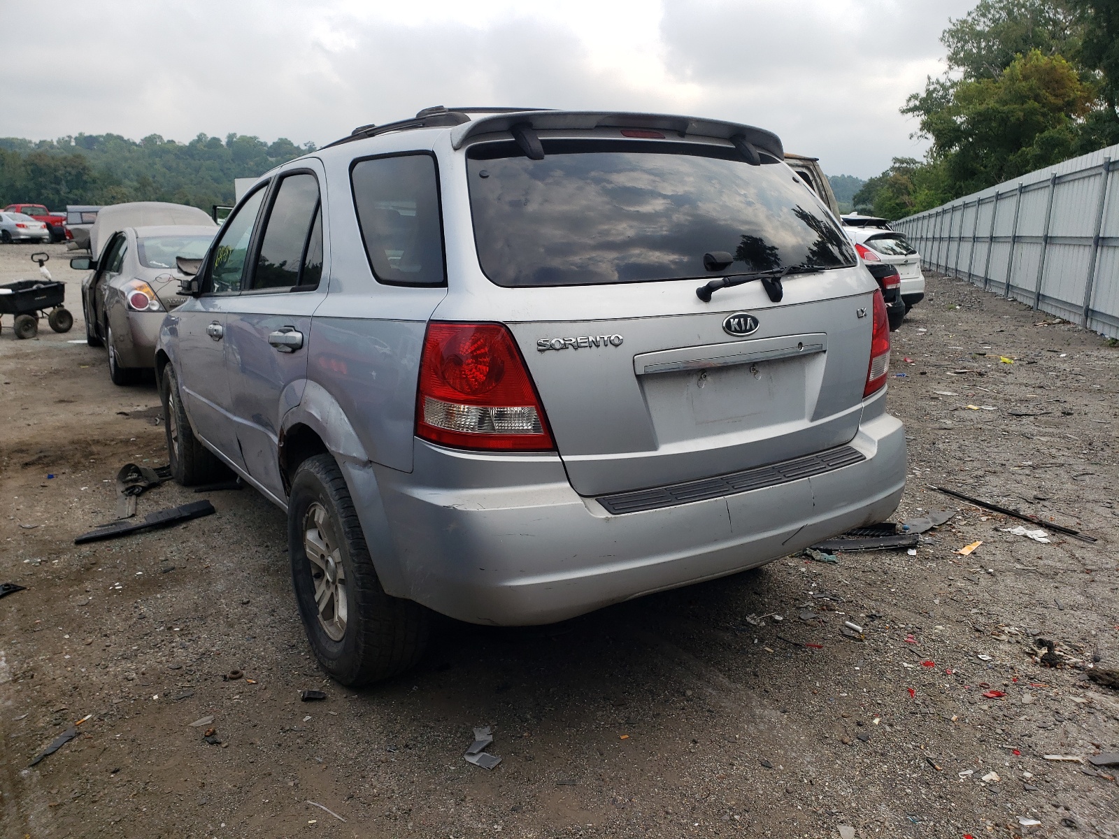 Photo 3 from auction – 2006 KIA SORENTO EX with VIN KNDJC733765504678