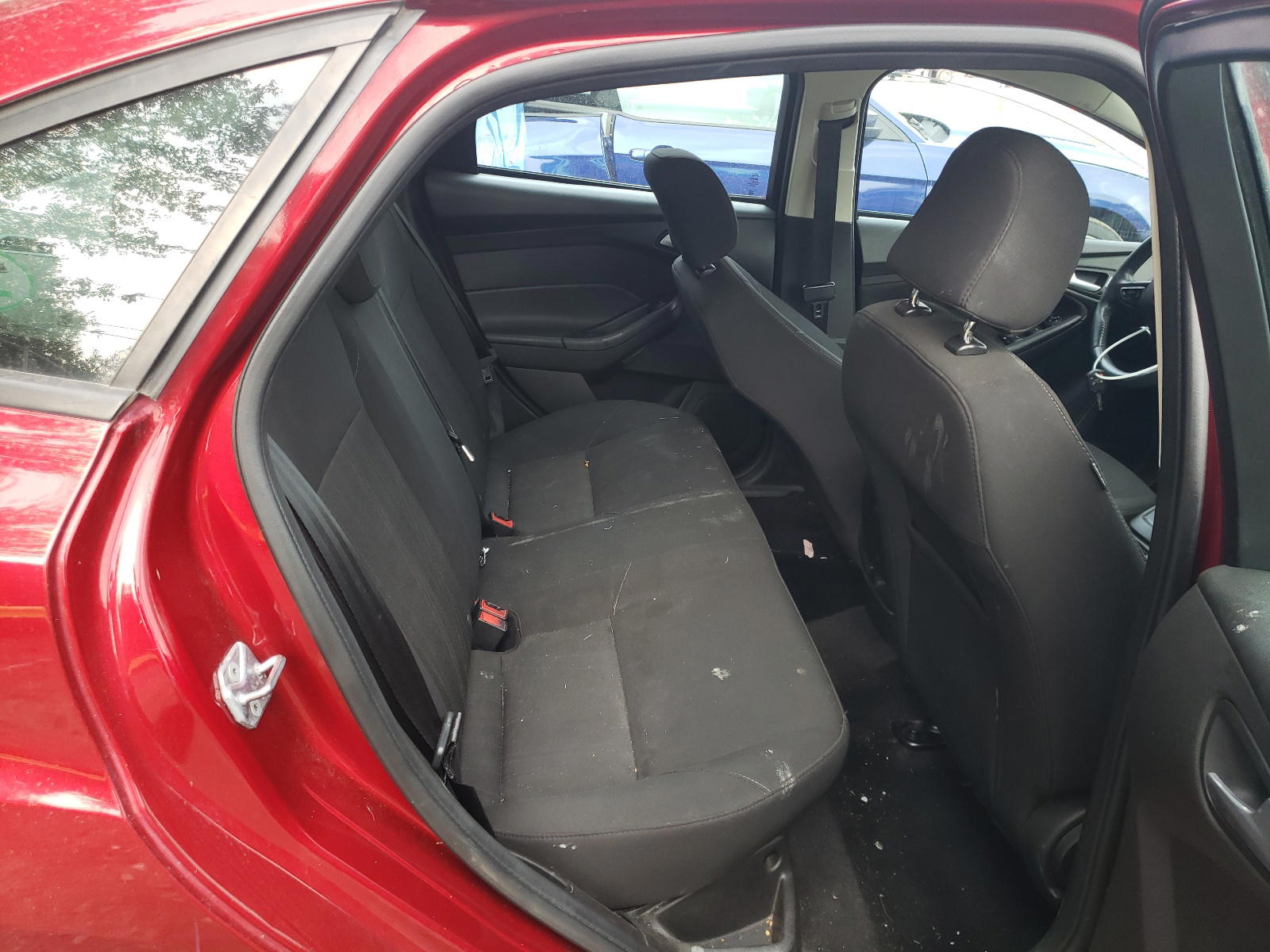Photo 6 from auction – 2016 FORD FOCUS SE with VIN 1FADP3F20GL310641