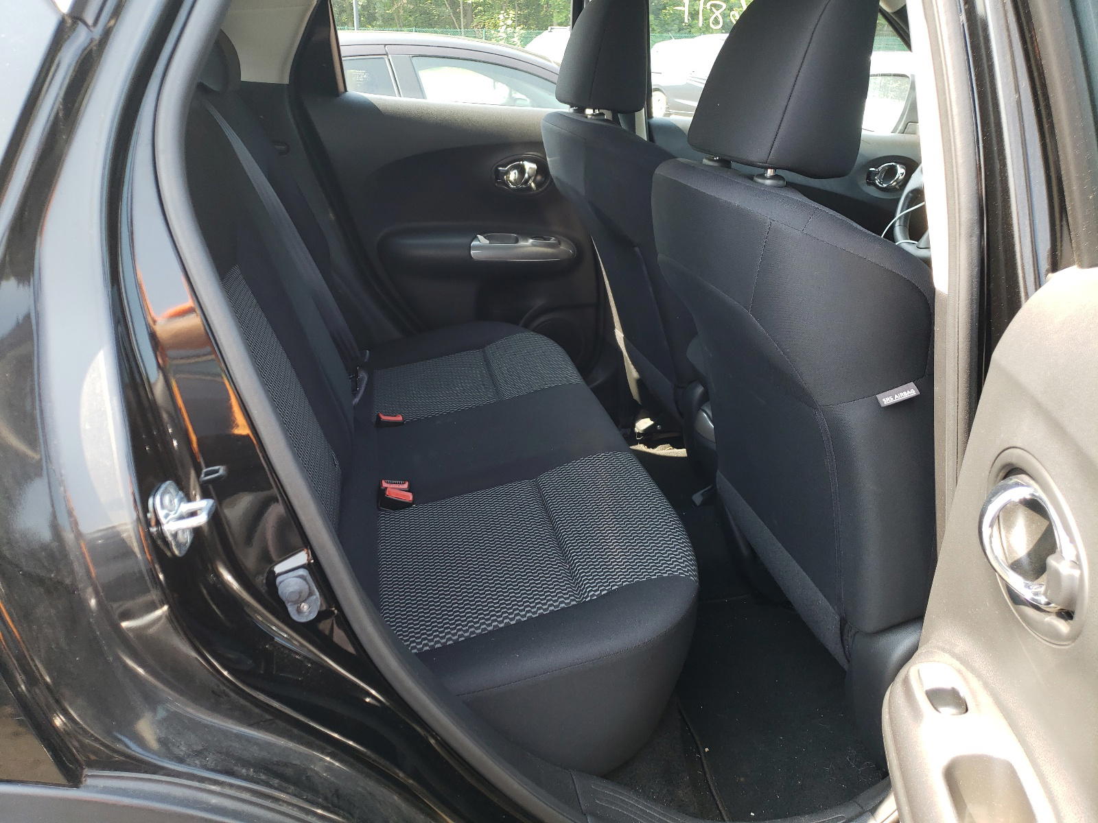 Photo 6 from auction – 2015 NISSAN JUKE S with VIN JN8AF5MV5FT557455