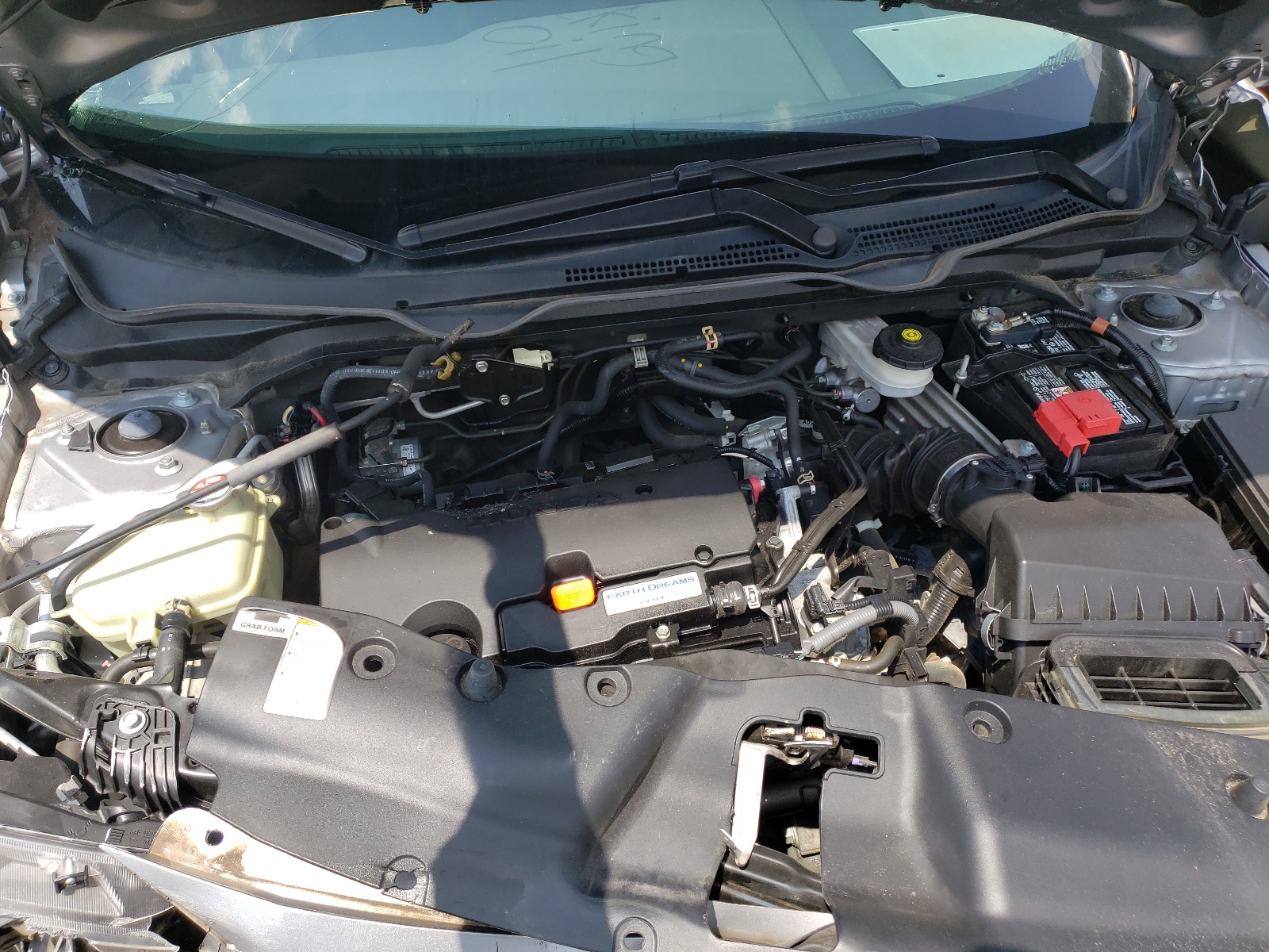 Photo 7 from auction – 2017 HONDA CIVIC LX with VIN 19XFC2F58HE016949