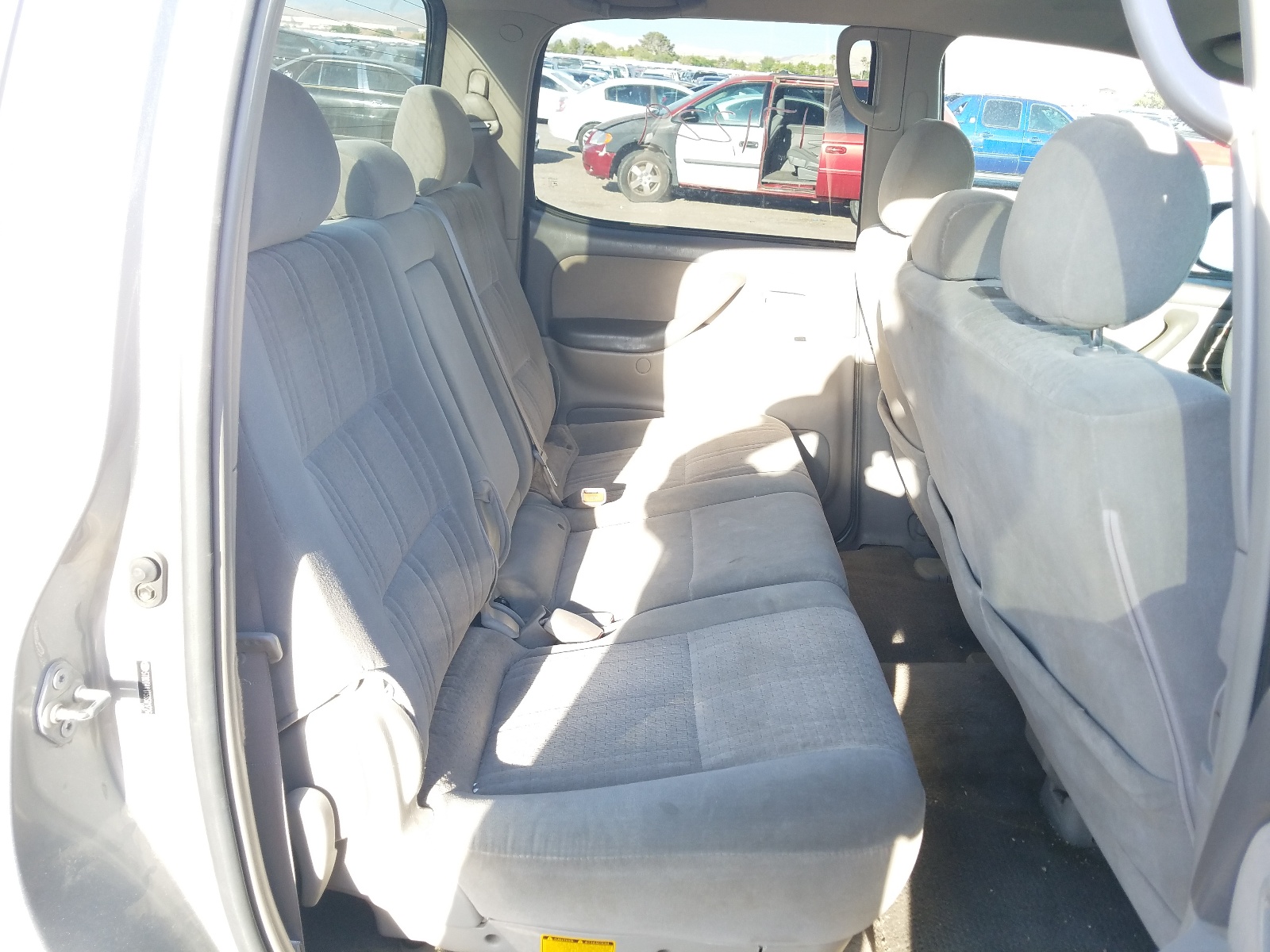Photo 6 from auction – 2005 TOYOTA TUNDRA DOU with VIN 5TBDT44175S501726