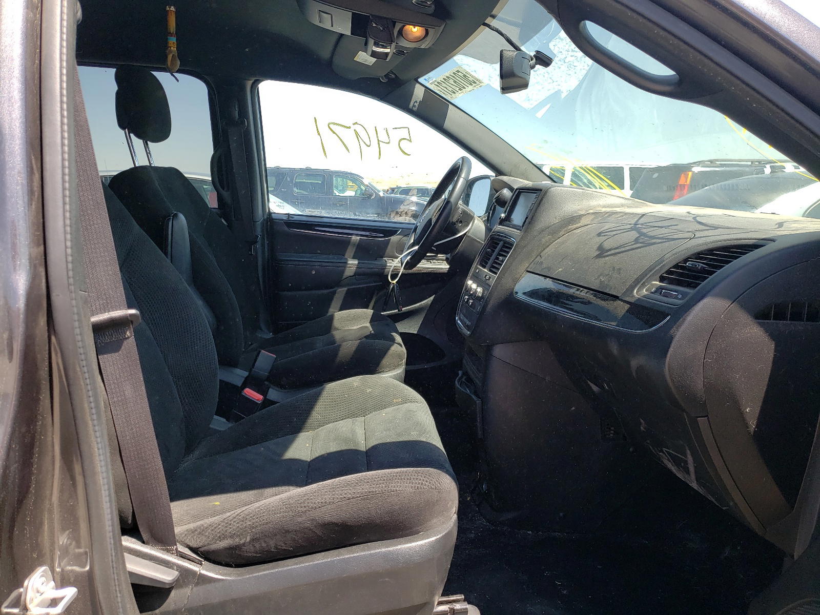 Photo 5 from auction – 2017 DODGE GRAND CARA with VIN 2C4RDGBG0HR649040