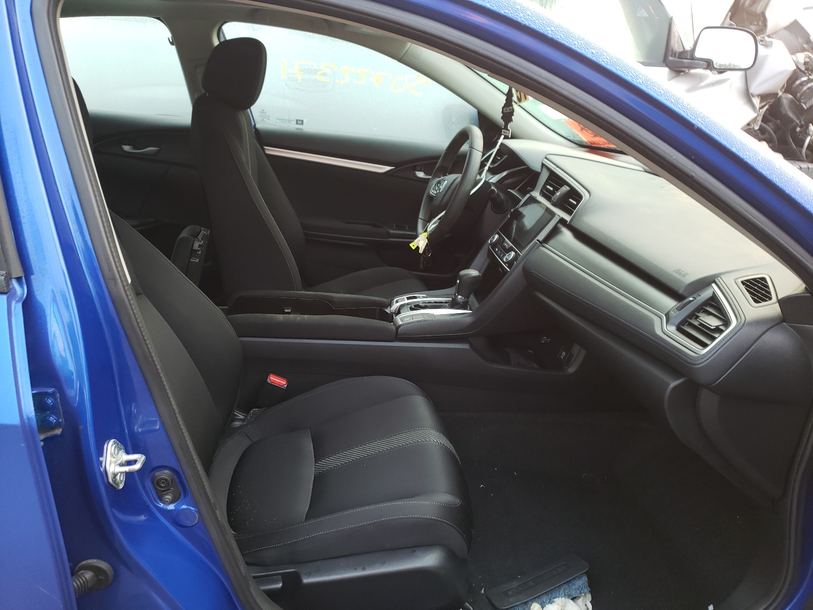 Photo 5 from auction – 2018 HONDA CIVIC EX with VIN 2HGFC2F74JH547188
