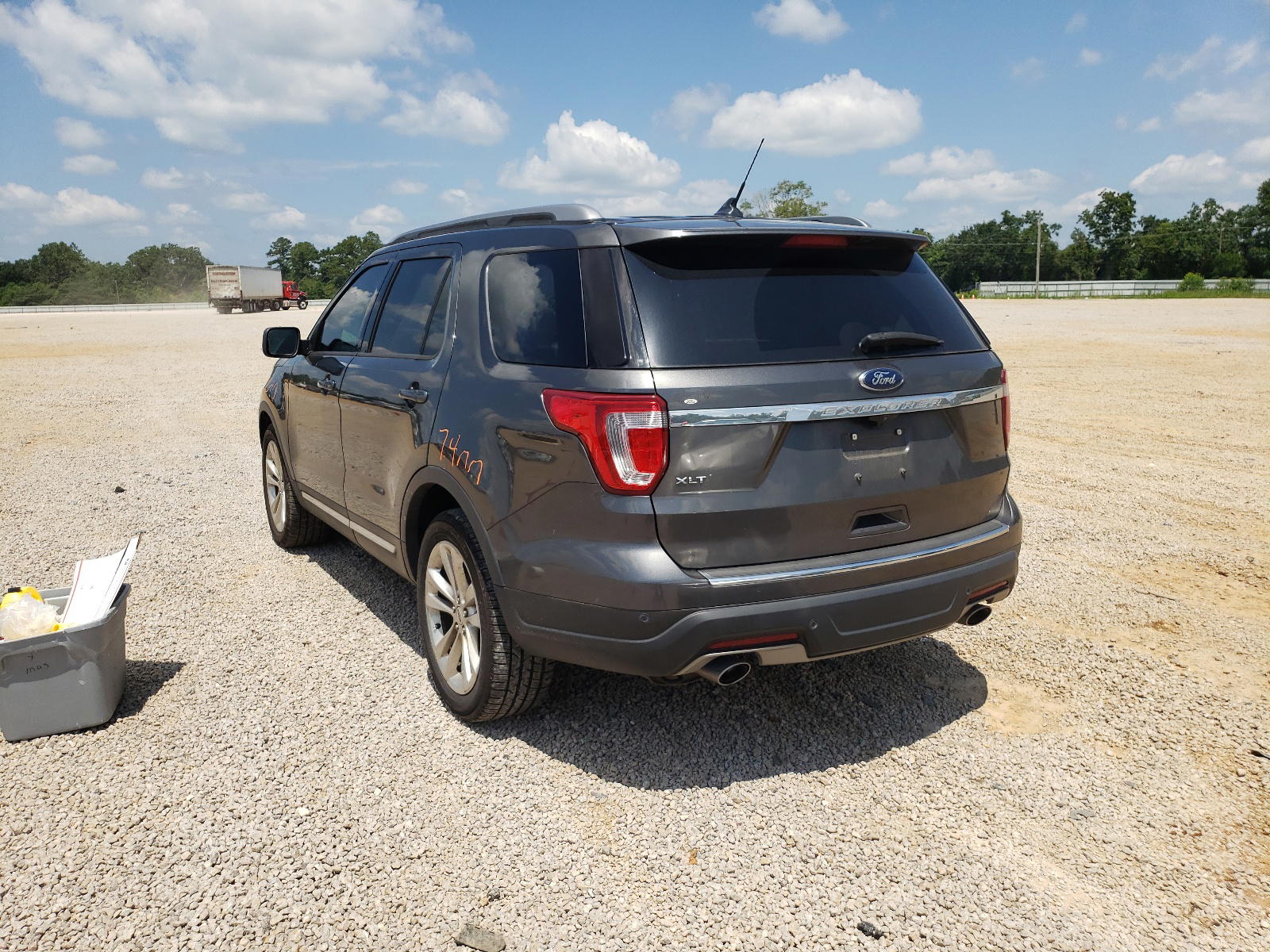 Photo 3 from auction – 2018 FORD EXPLORER X with VIN 1FM5K7D87JGC11547