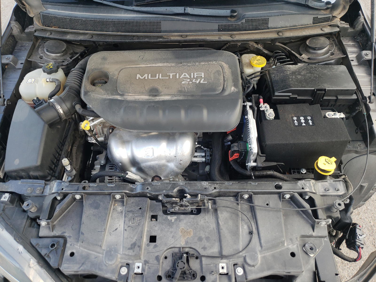 Photo 7 from auction – 2016 CHRYSLER 200 LIMITE with VIN 1C3CCCAB1GN120784