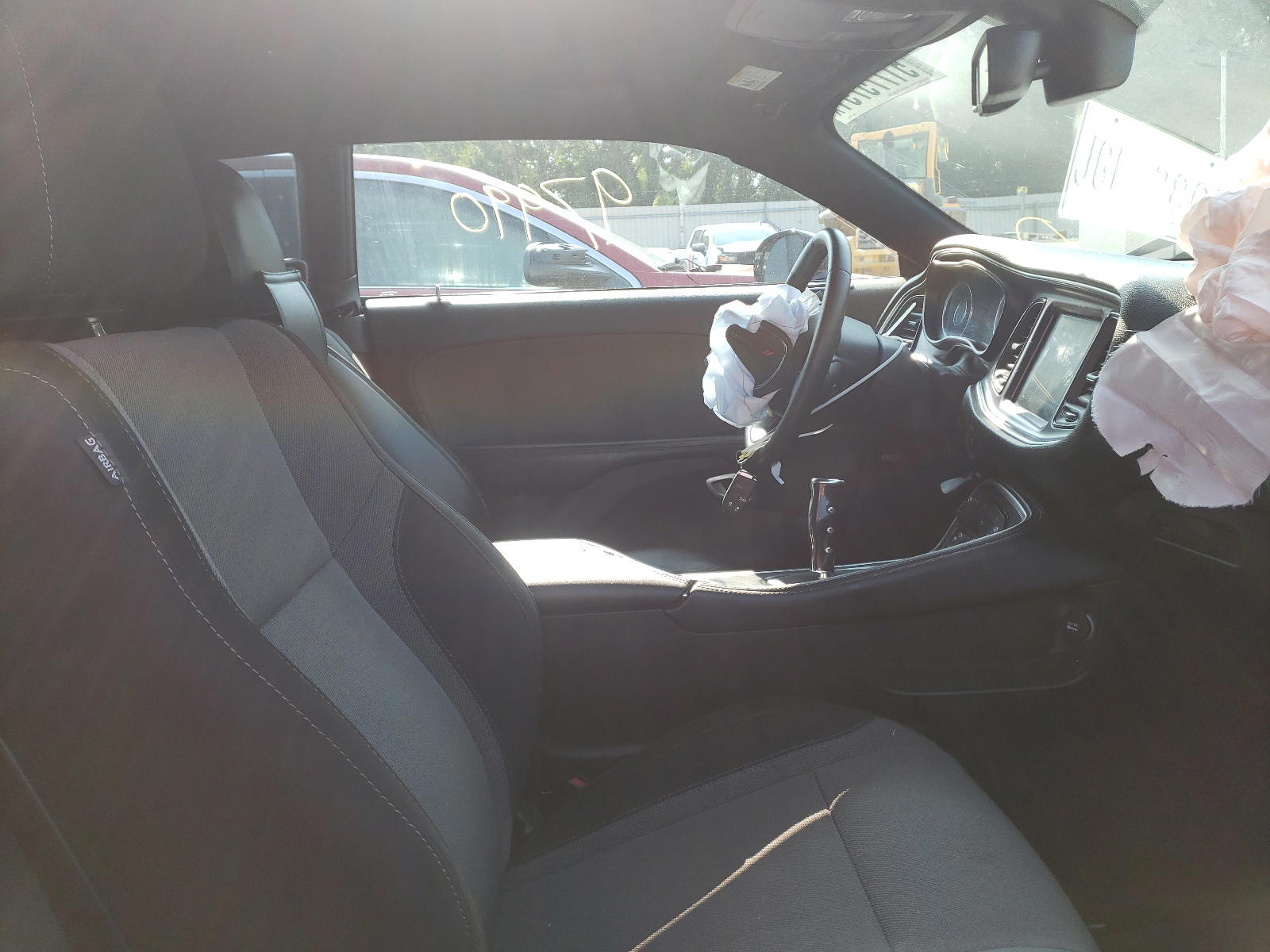 Photo 5 from auction – 2015 DODGE CHALLENGER with VIN 2C3CDZAT6FH703142