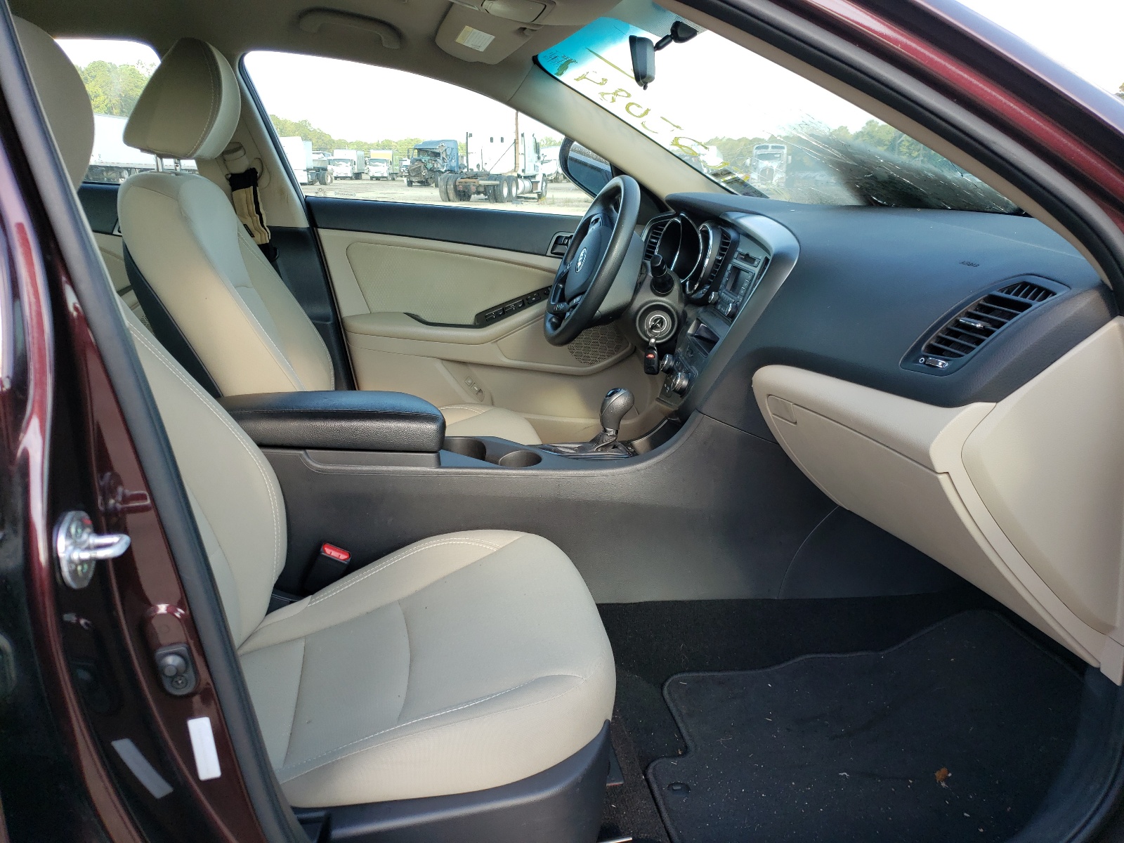 Photo 5 from auction – 2013 KIA OPTIMA LX with VIN 5XXGM4A79DG227343