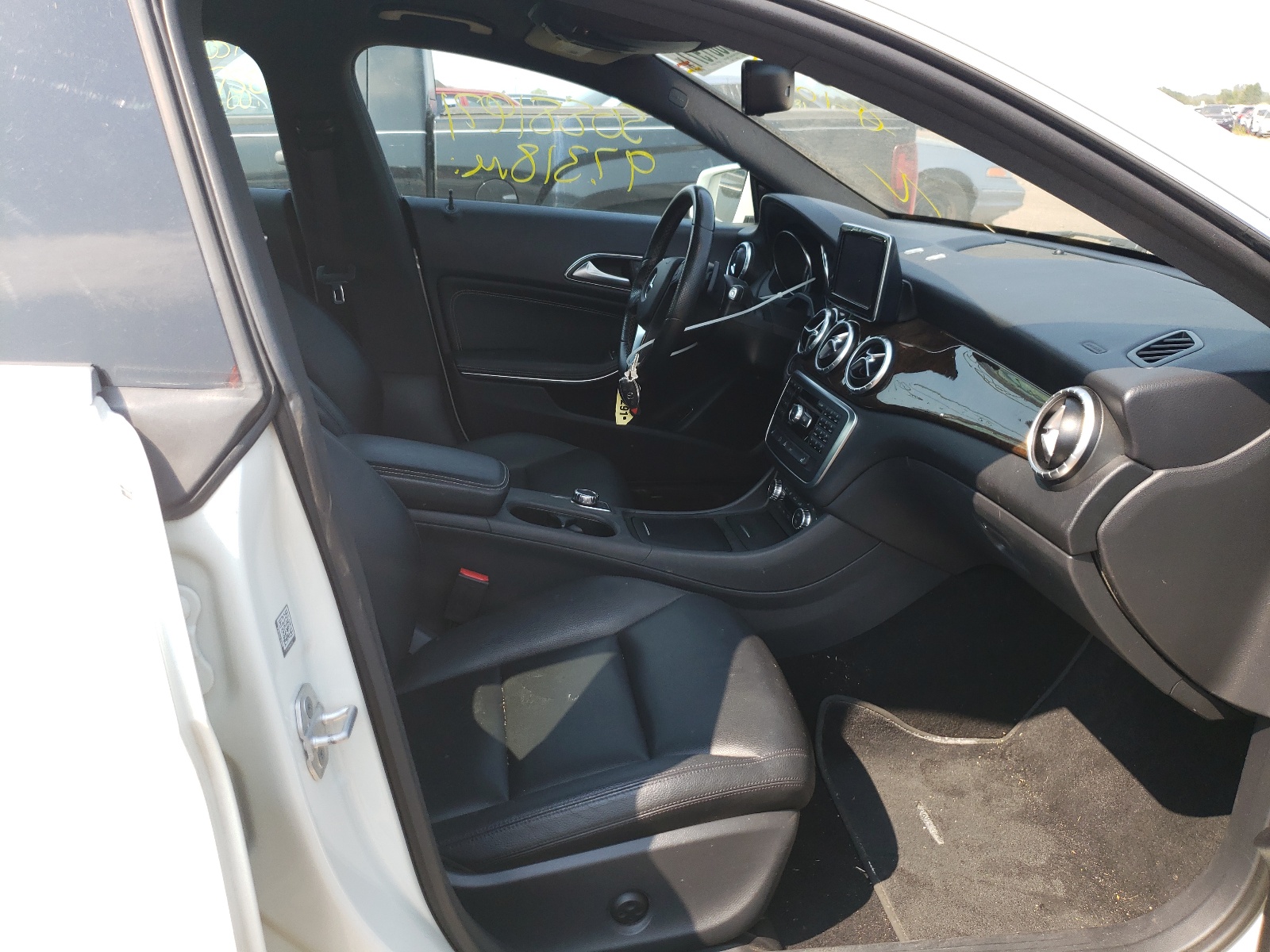 Photo 5 from auction – 2014 MERCEDES-BENZ CLA 250 with VIN WDDSJ4EB4EN148336