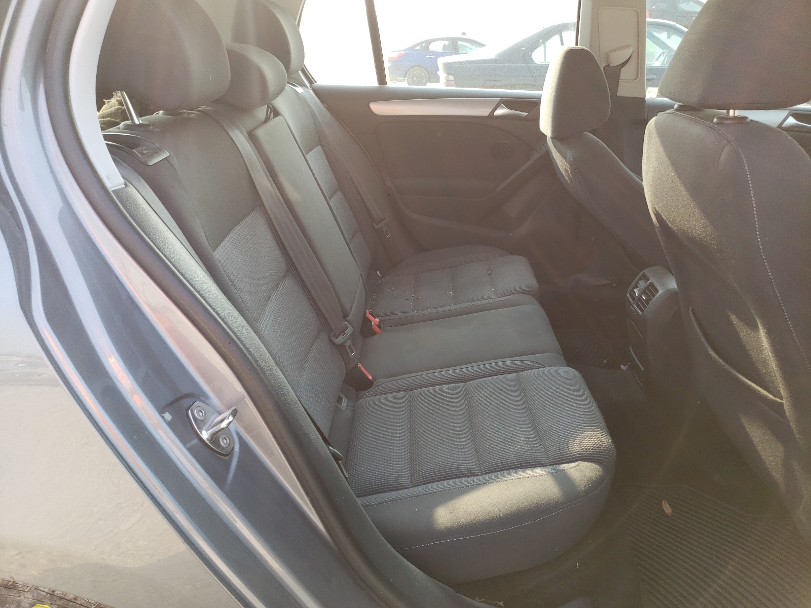 Photo 6 from auction – 2014 VOLKSWAGEN GOLF with VIN WVWDM7AJ5EW008718