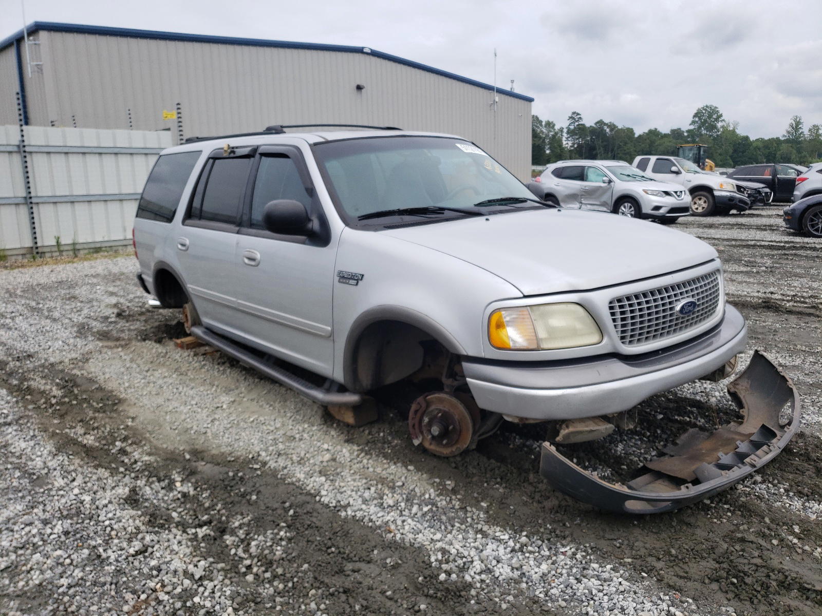 FORD EXPEDITION 2002 with VIN 1FMRU15W12LA93185 - Photo from auction