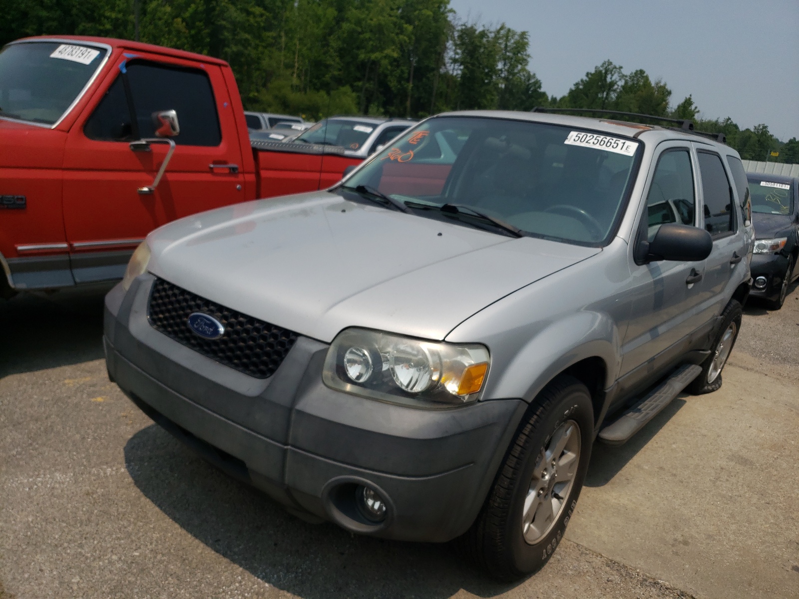 Photo 2 from auction – 2005 FORD ESCAPE XLT with VIN 1FMCU93165KC80203