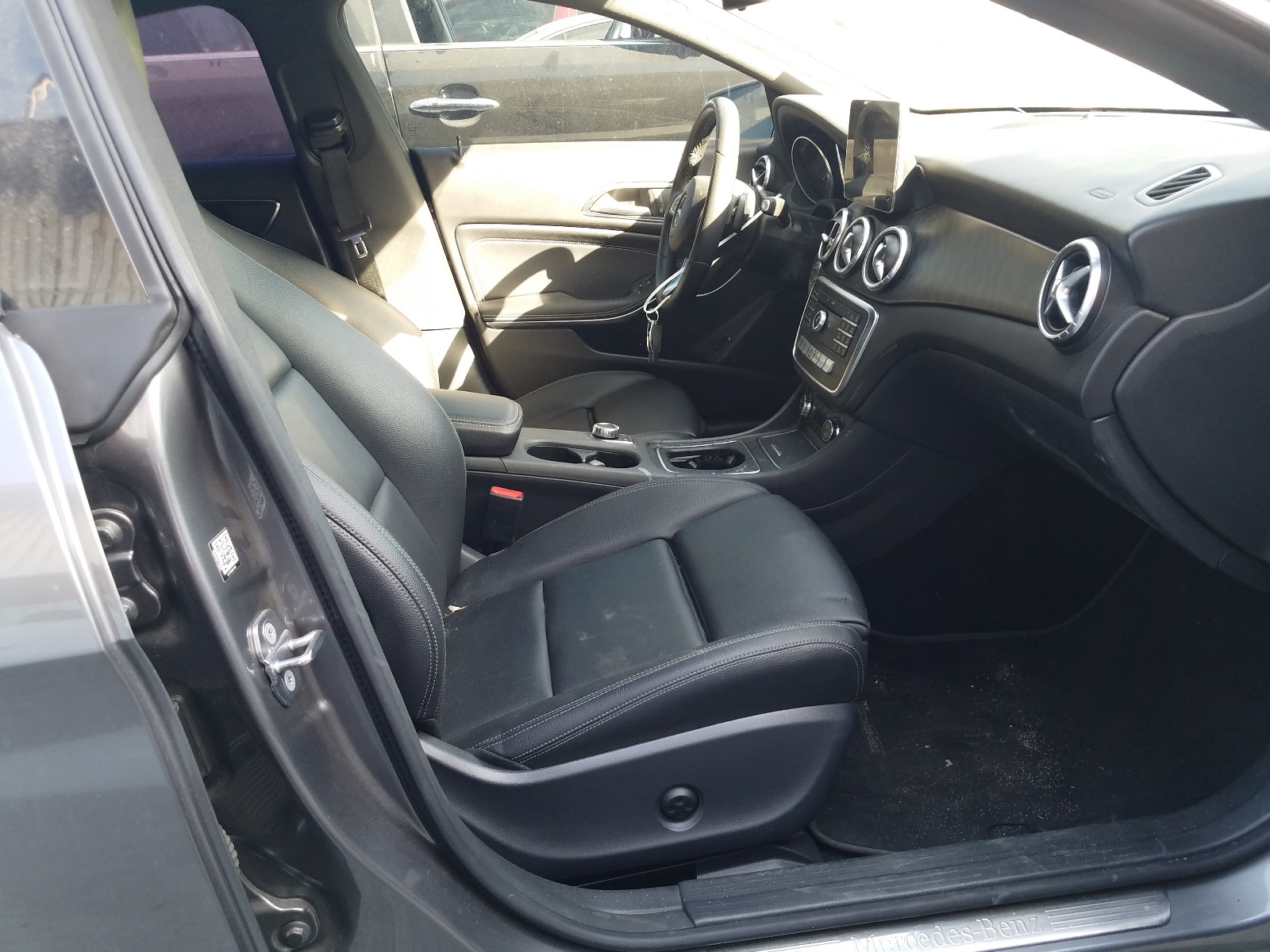 Photo 5 from auction – 2018 MERCEDES-BENZ CLA 250 with VIN WDDSJ4EB2JN647274