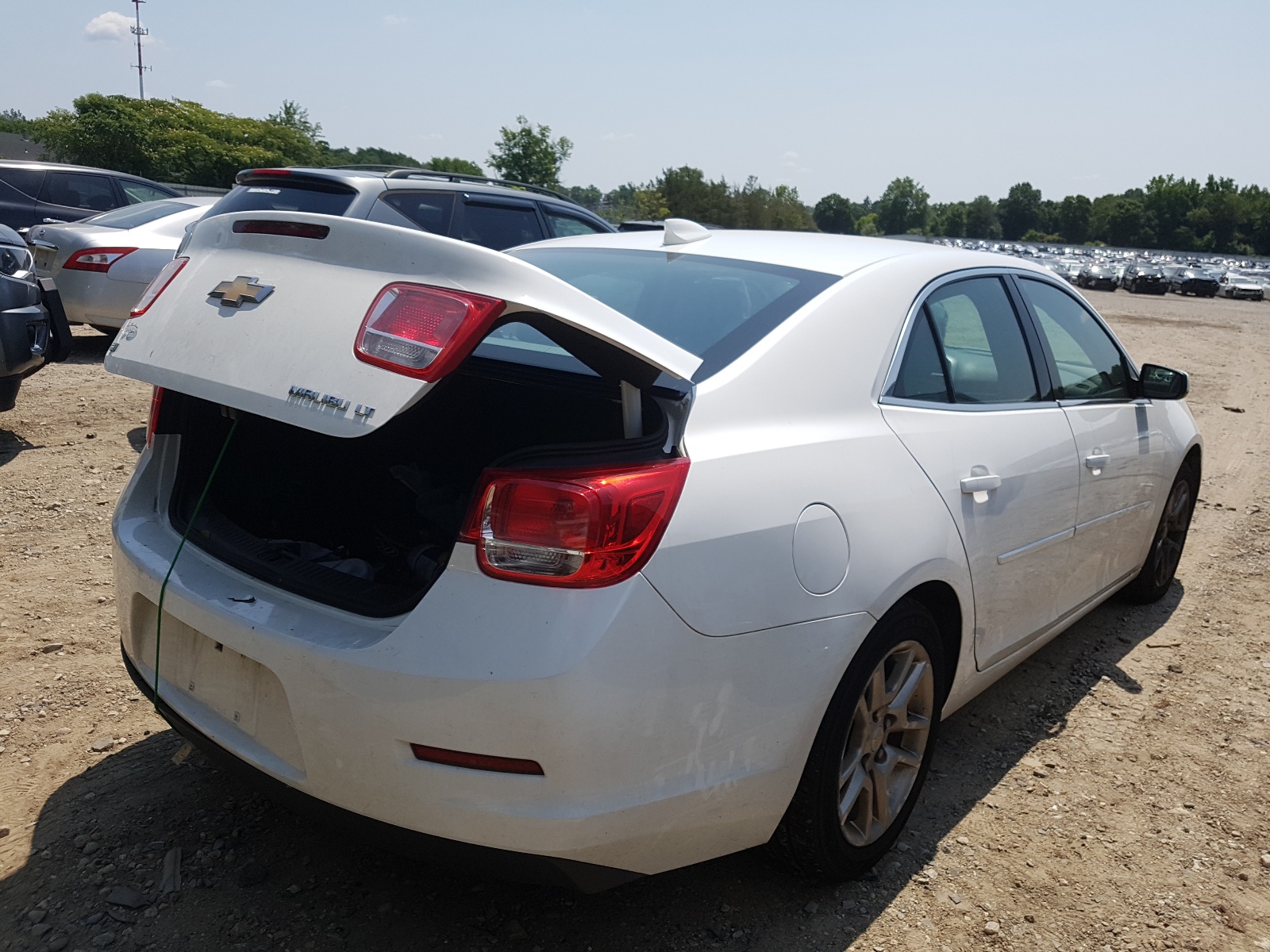 Photo 4 from auction – 2015 CHEVROLET MALIBU 1LT with VIN 1G11C5SL6FU138734