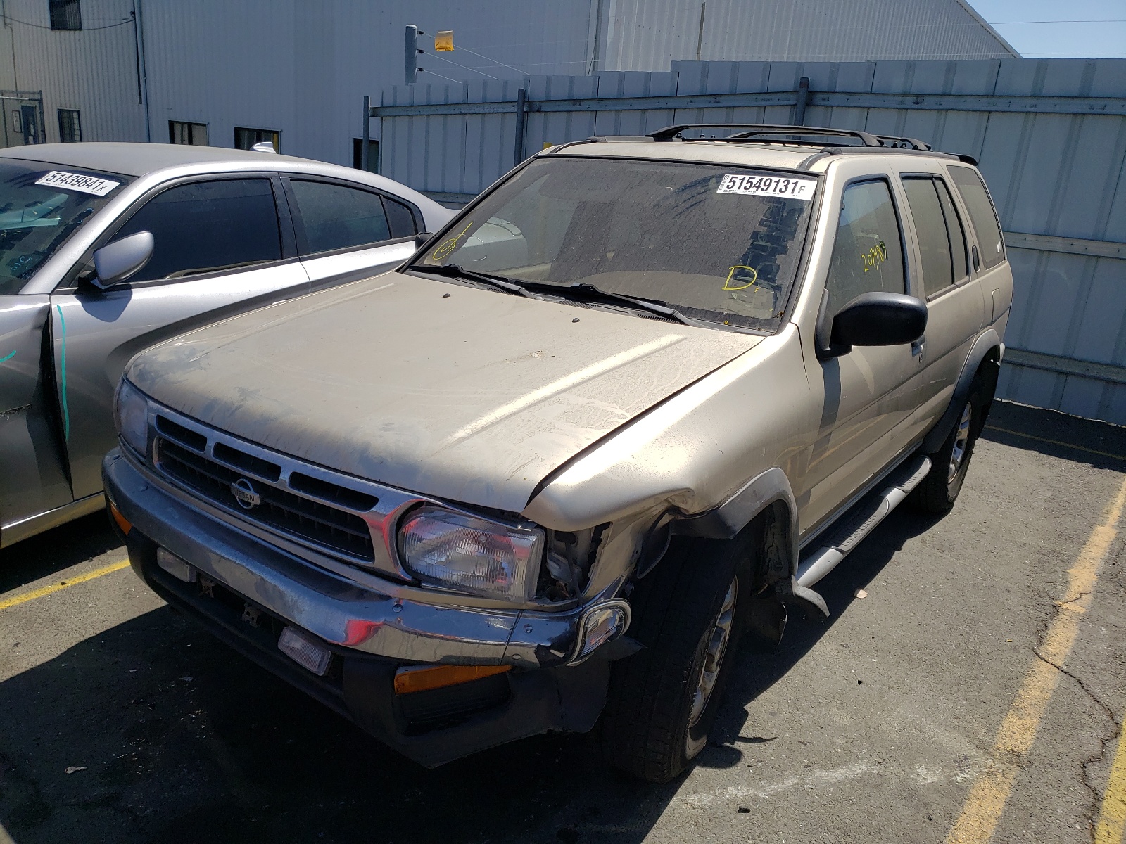 Photo 2 from auction – 1998 NISSAN PATHFINDER with VIN JN8AR05Y4WW234547
