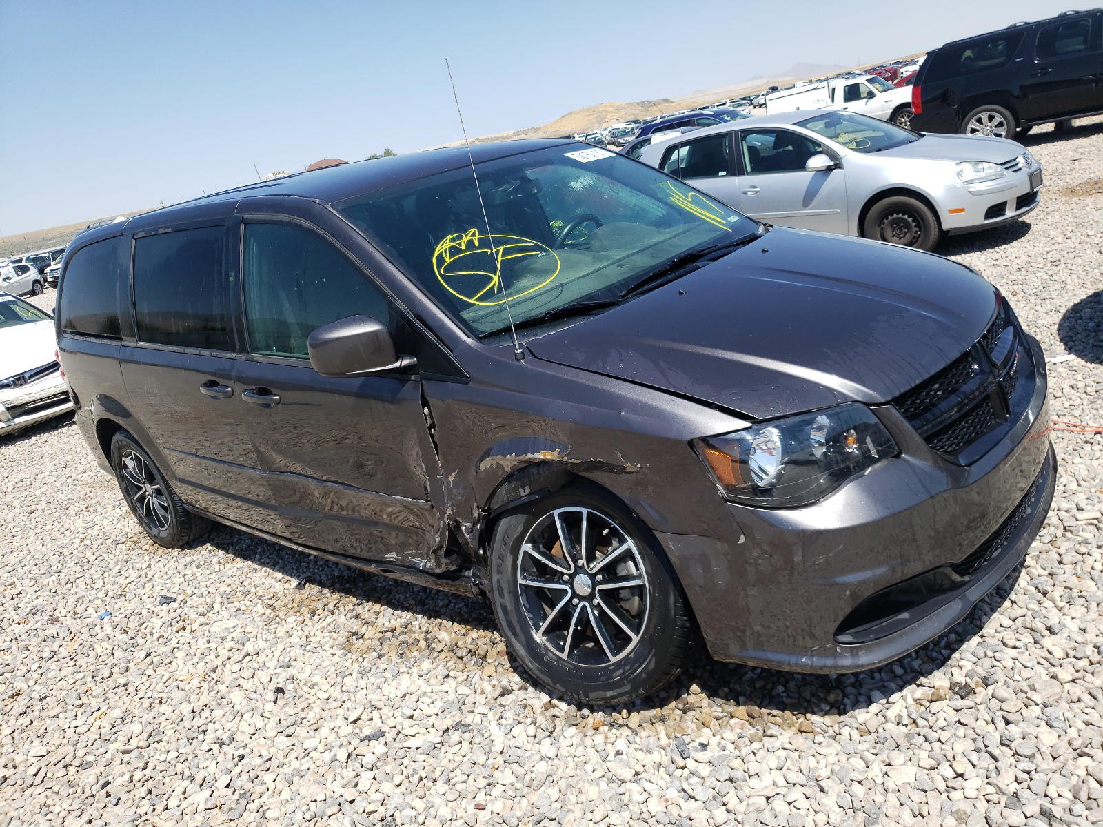 DODGE GRAND CARA 2017 with VIN 2C4RDGBG0HR649040 - Photo from auction