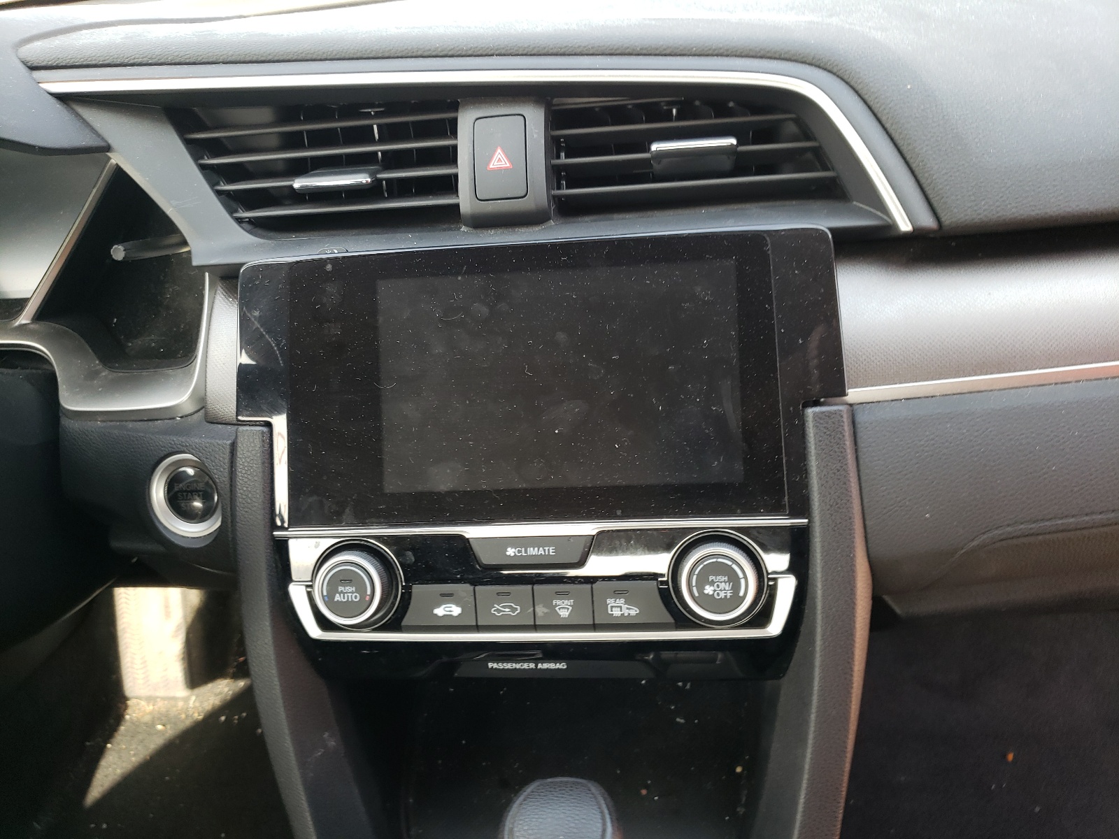 Photo 9 from auction – 2018 HONDA CIVIC EX with VIN 19XFC2F79JE003148