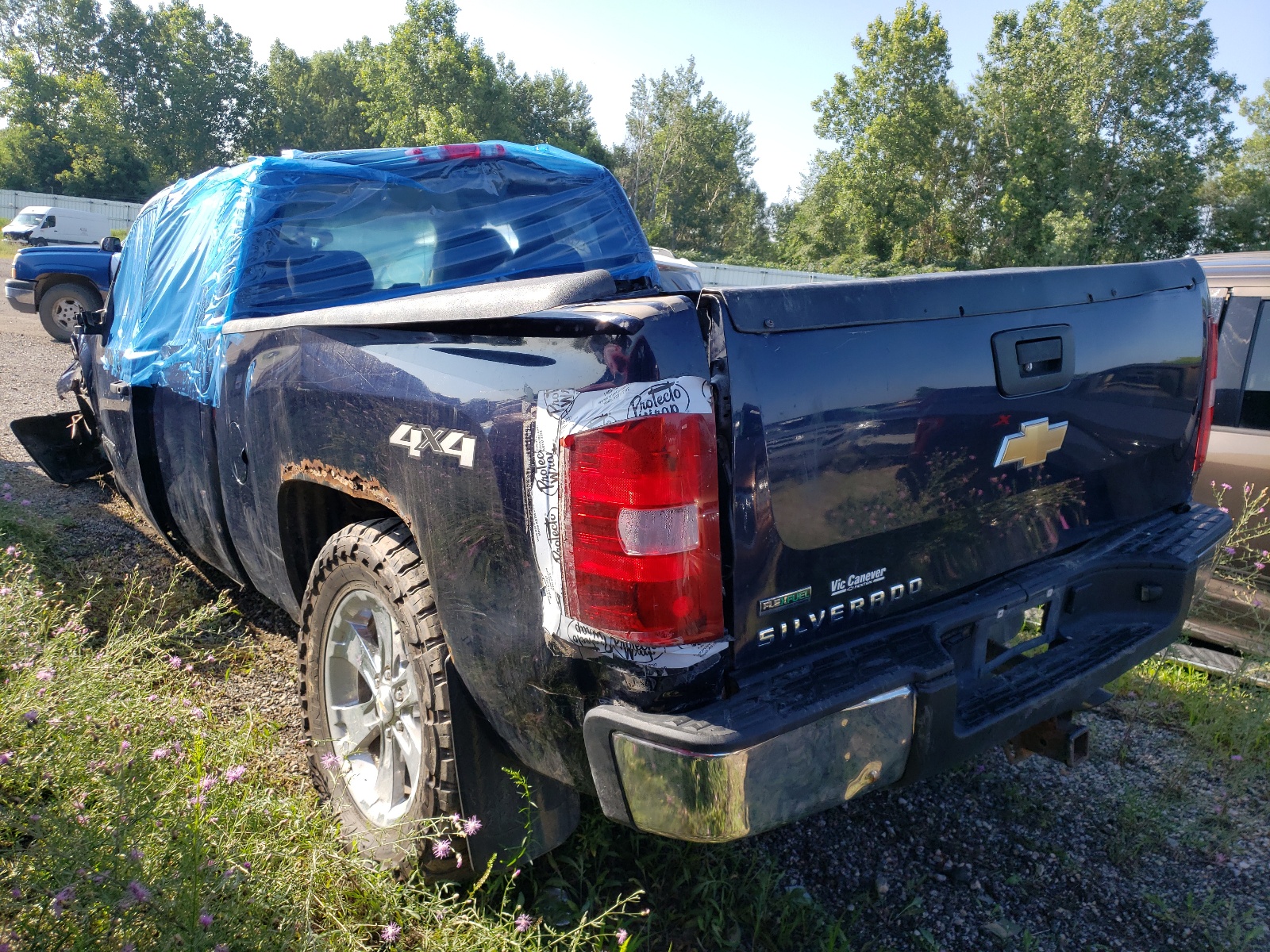 Photo 3 from auction – 2011 CHEVROLET SILVERADO with VIN 1GCRKPEA5BZ196690
