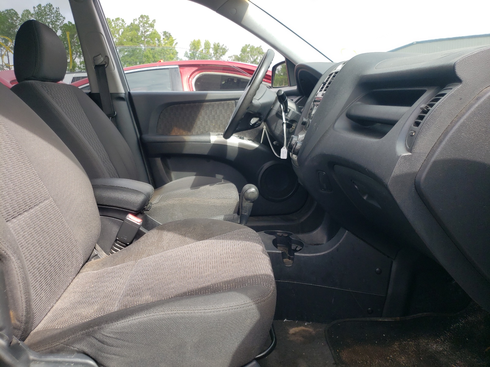 Photo 5 from auction – 2005 KIA NEW SPORTA with VIN KNDJF723757095626