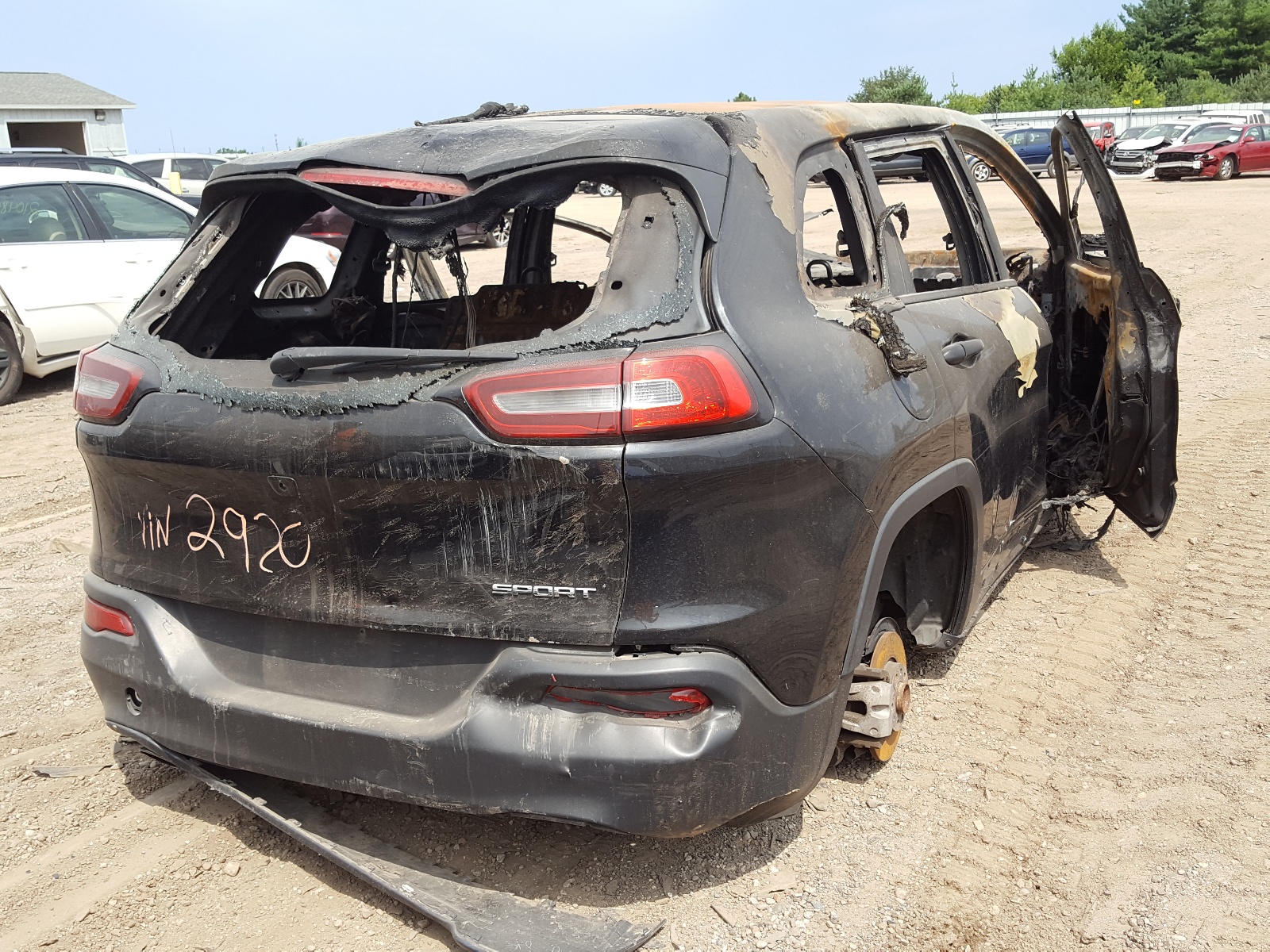 Photo 4 from auction – 2014 JEEP CHEROKEE S with VIN 1C4PJLAB6EW112920