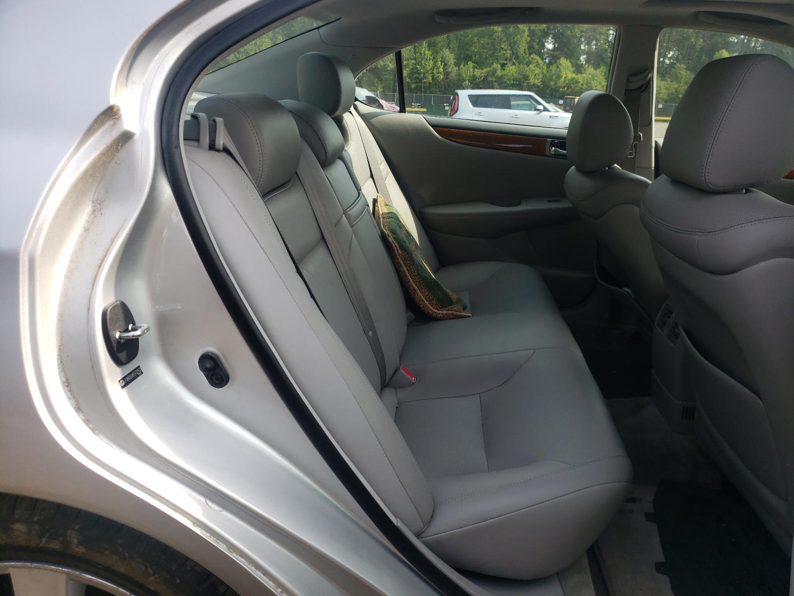 Photo 6 from auction – 2005 LEXUS ES 330 with VIN JTHBA30G655132533