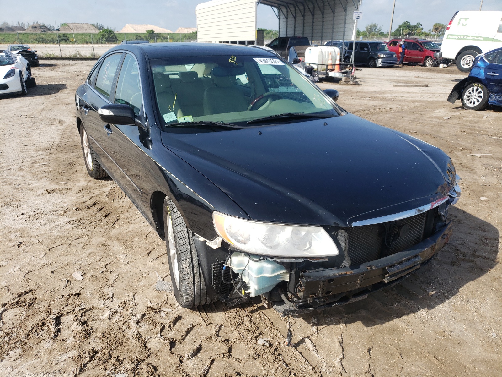 HYUNDAI AZERA SE 2007 with VIN KMHFC46F67A148819 - Photo from auction