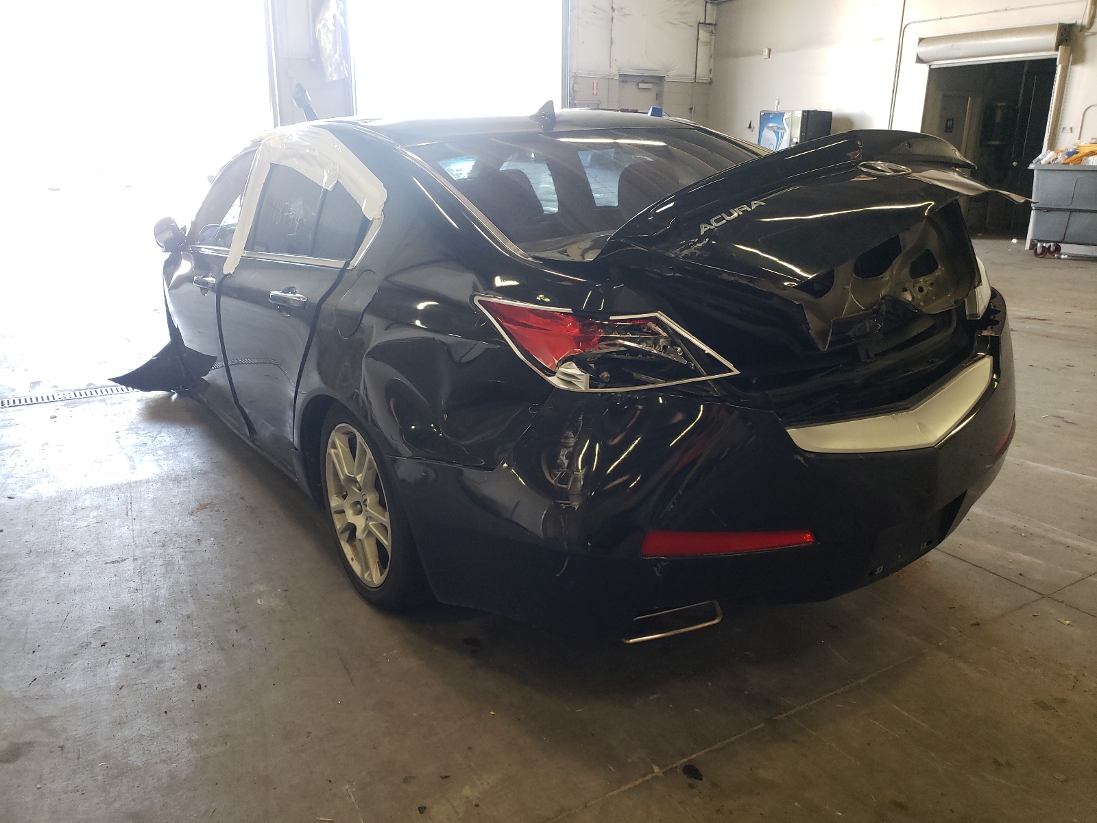 Photo 3 from auction – 2010 ACURA TL with VIN 19UUA8F57AA019836