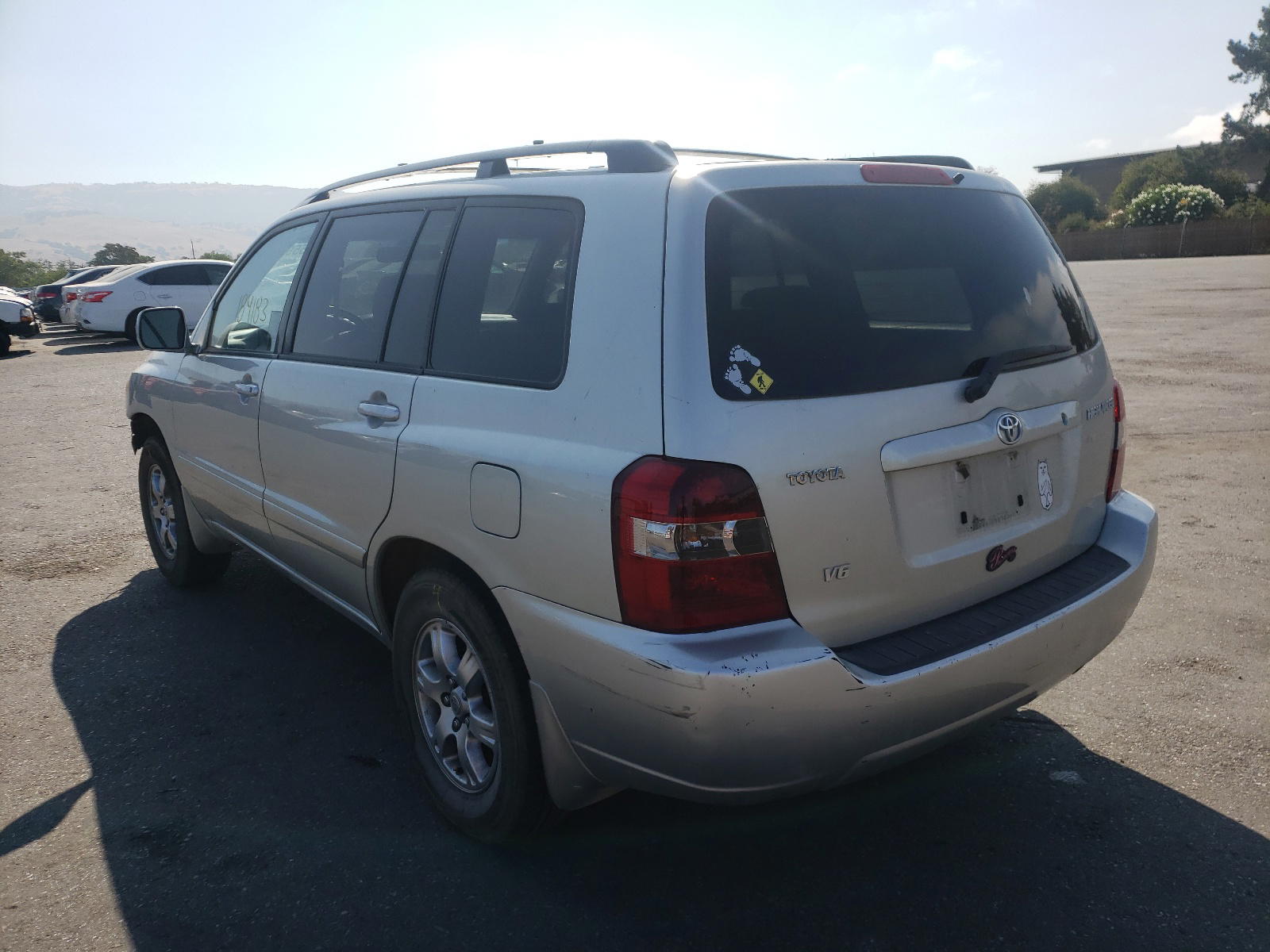 Photo 3 from auction – 2005 TOYOTA HIGHLANDER with VIN JTEGP21A850050905