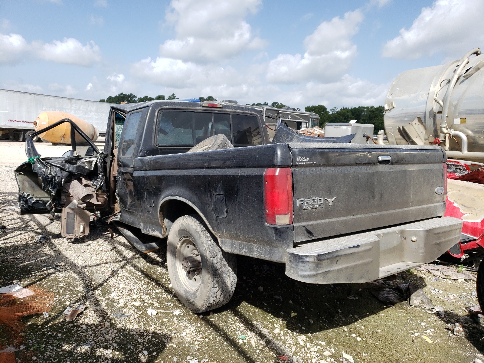 Photo 3 from auction – 1997 FORD F250 with VIN 1FTHX25F5VEB18840
