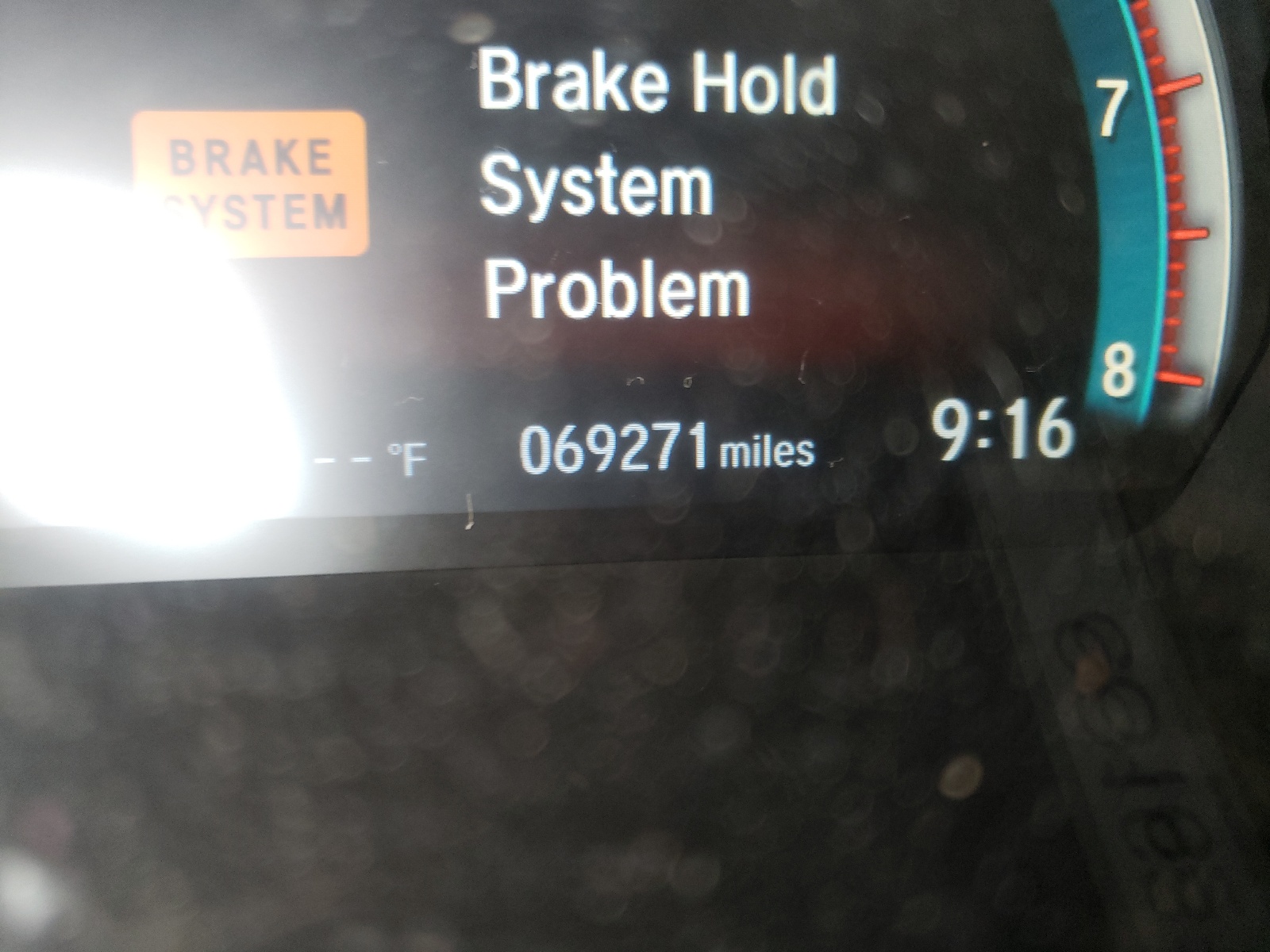 Photo 8 from auction – 2018 HONDA CIVIC EX with VIN 19XFC2F79JE003148