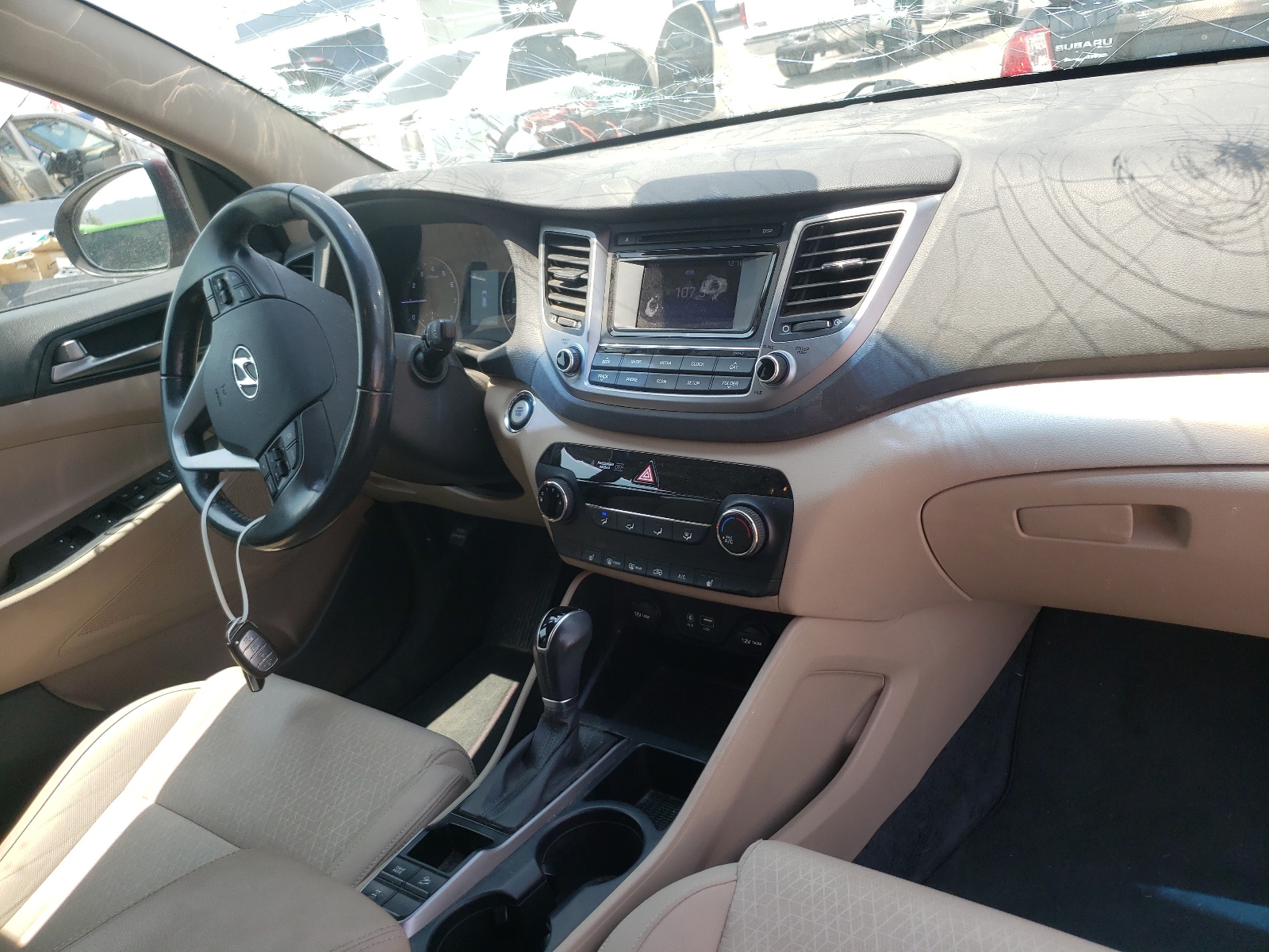 Photo 9 from auction – 2016 HYUNDAI TUCSON LIM with VIN KM8J3CA25GU048542
