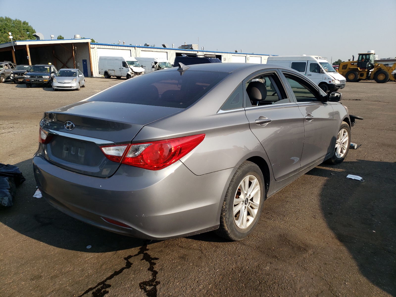 Photo 4 from auction – 2011 HYUNDAI SONATA GLS with VIN 5NPEB4AC8BH204213