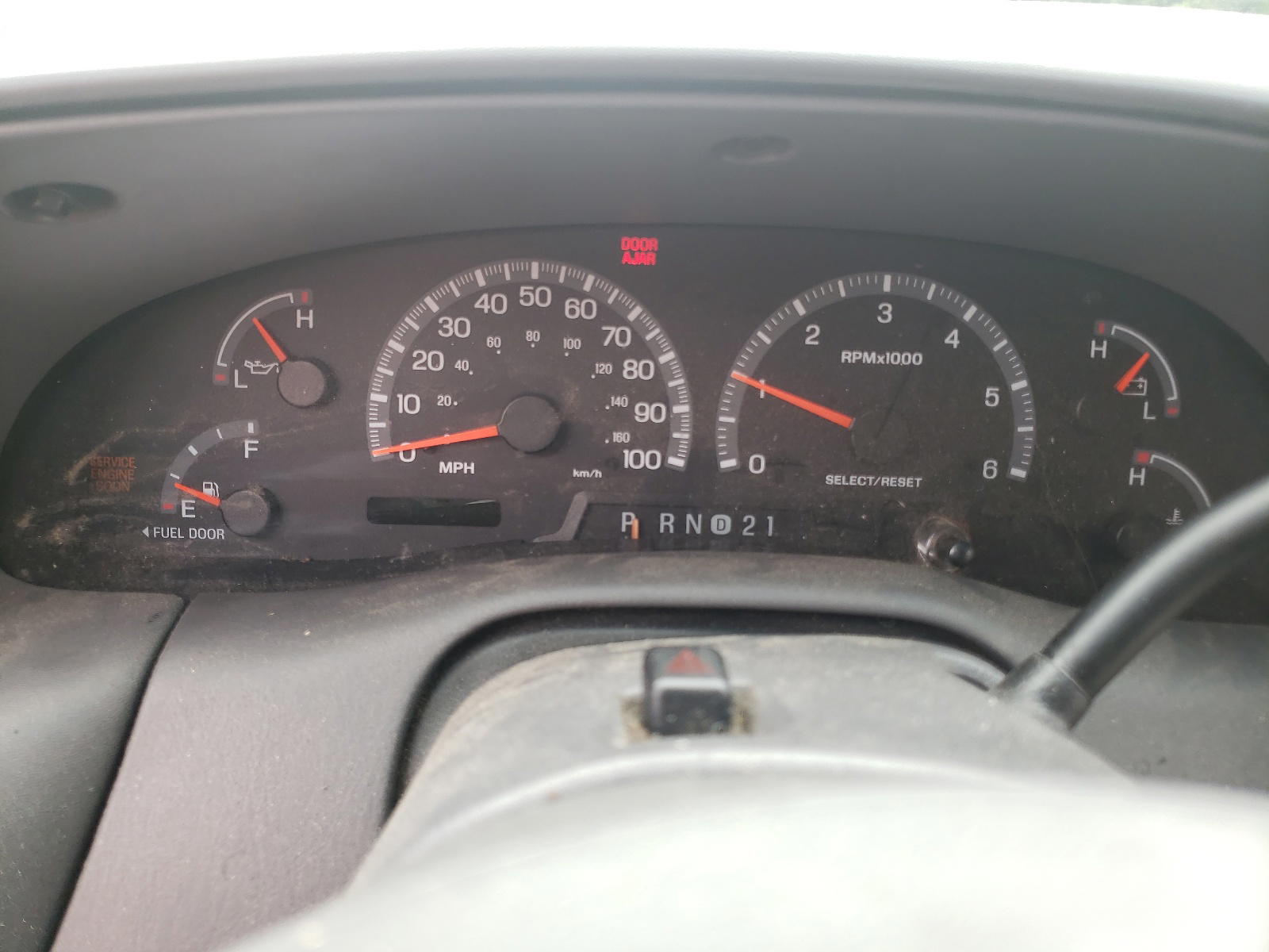 Photo 8 from auction – 2002 FORD EXPEDITION with VIN 1FMRU15W12LA93185
