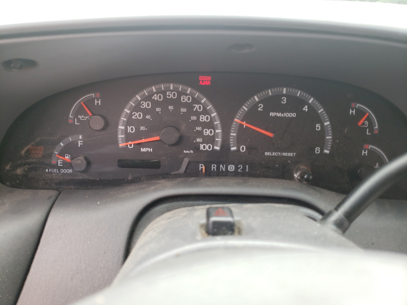 Zdjęcie 8 z aukcji – 2002 FORD EXPEDITION z VIN 1FMRU15W12LA93185