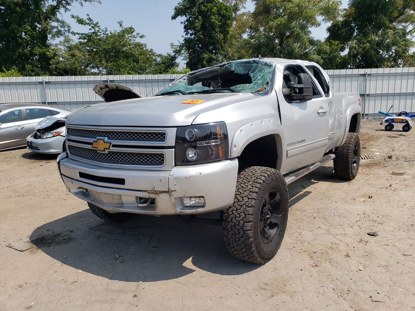 Photo 2 from auction – 2013 CHEVROLET SILVERADO with VIN 1GCRKSE21DZ104988