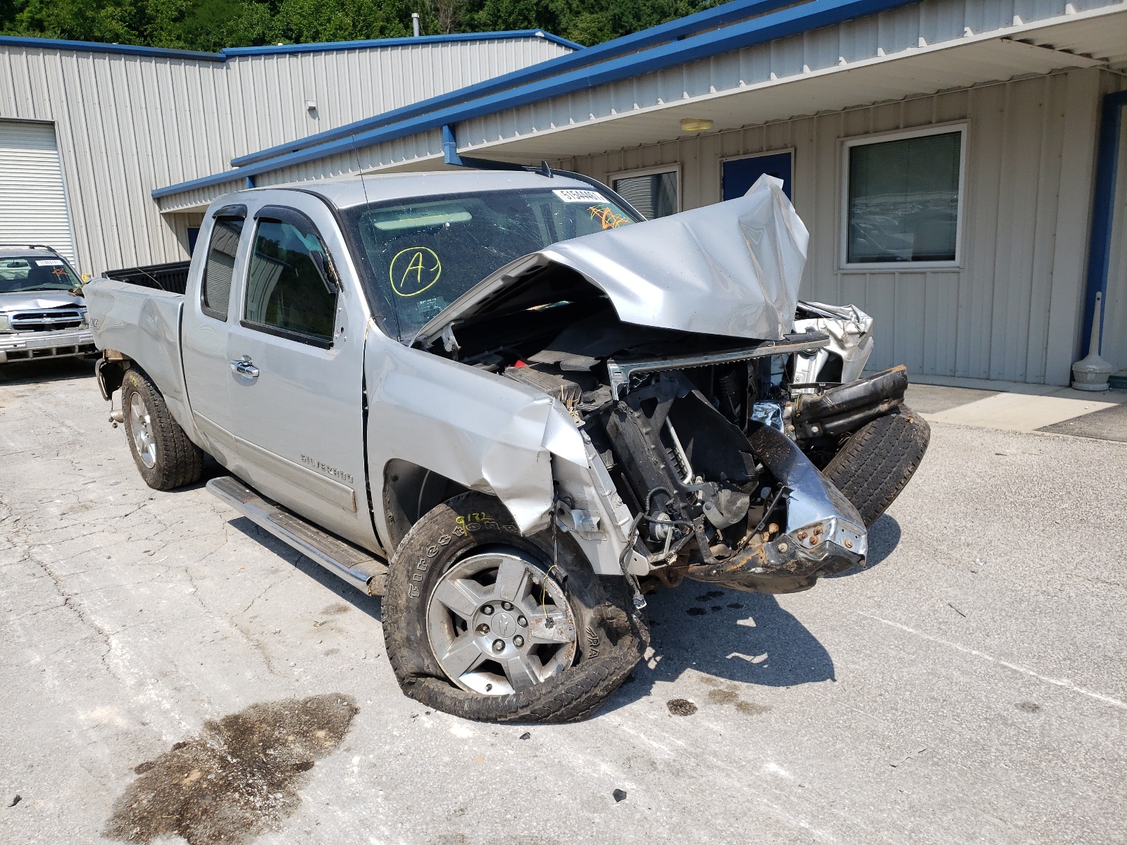 CHEVROLET SILVERADO 2013 with VIN 1GCRKSE78DZ127373 - Photo from auction