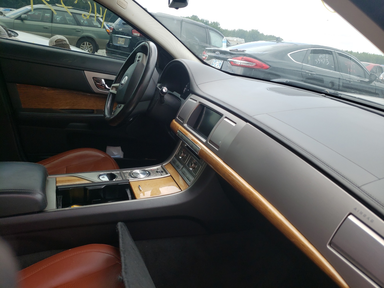 Photo 5 from auction – 2009 JAGUAR XF PREMIUM with VIN SAJWA06B39HR43340