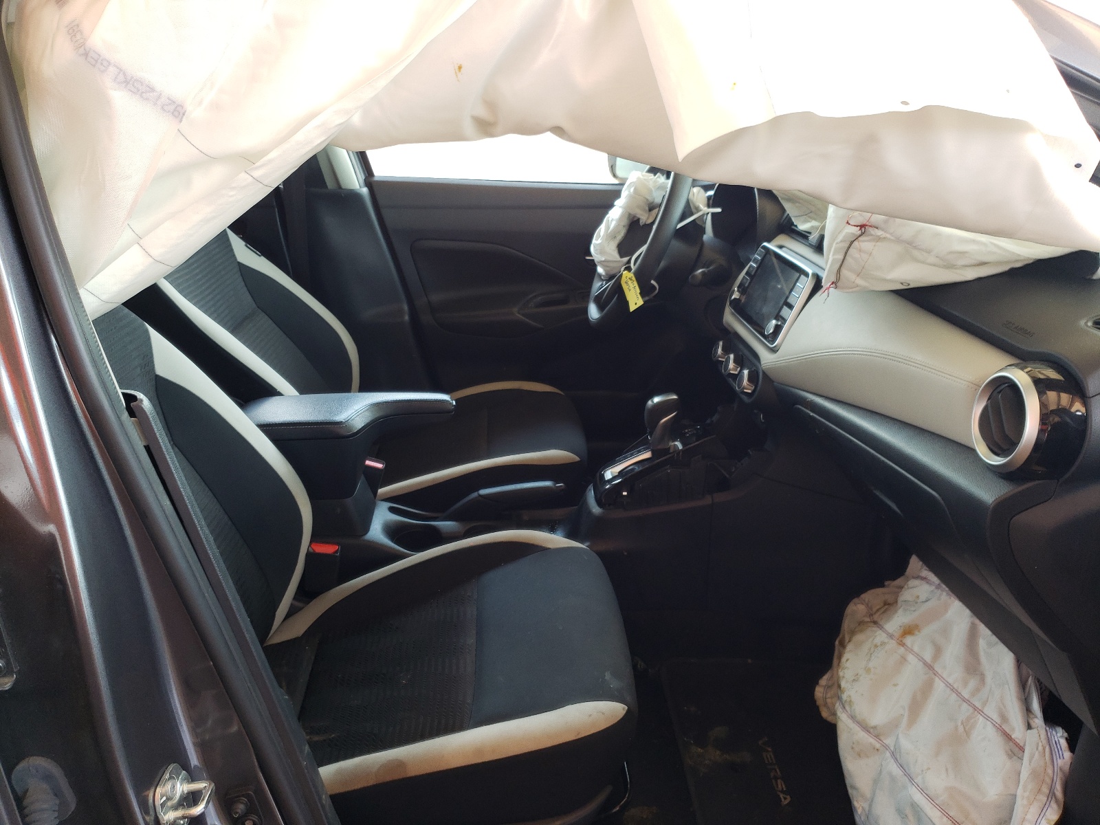 Photo 5 from auction – 2020 NISSAN VERSA SV with VIN 3N1CN8EV5LL813149