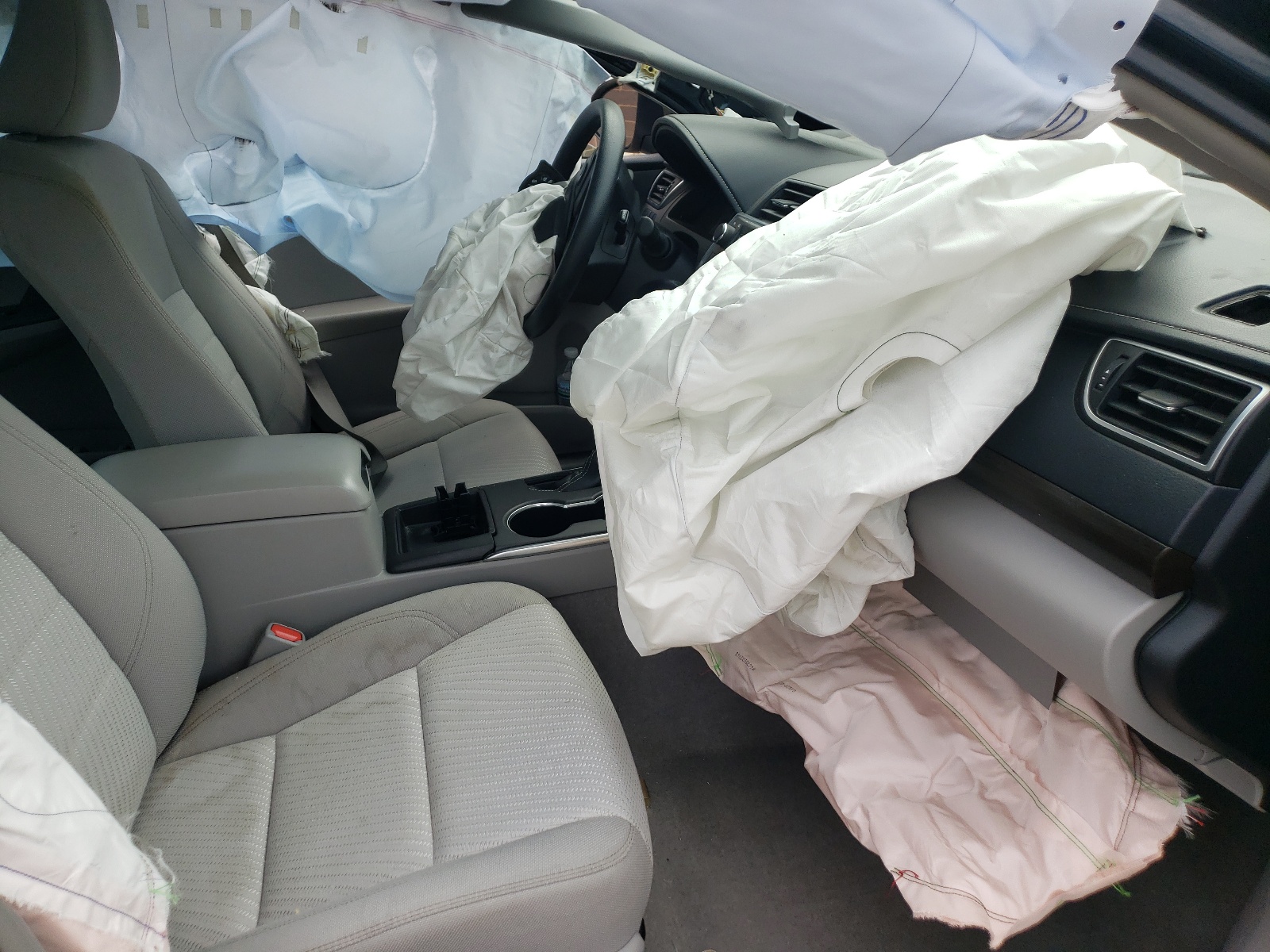 Photo 5 from auction – 2015 TOYOTA CAMRY LE with VIN 4T4BF1FK5FR513835