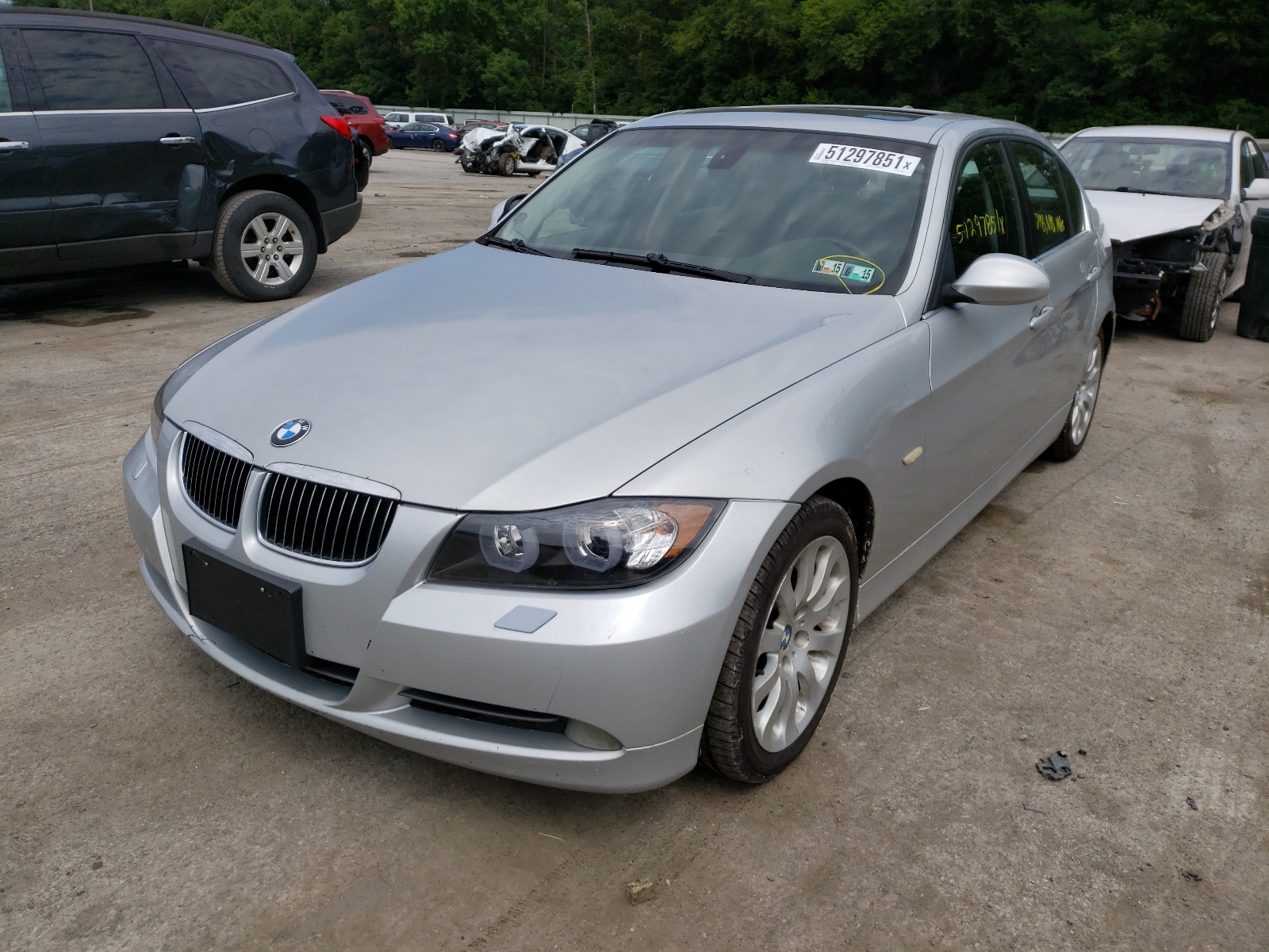 Photo 2 from auction – 2006 BMW 330 XI with VIN WBAVD33556KV64370