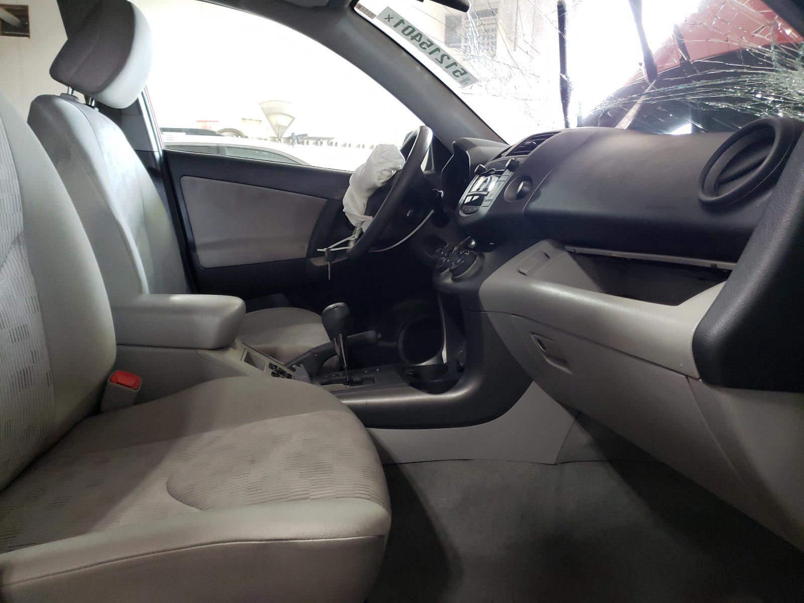 Photo 5 from auction – 2011 TOYOTA RAV4 with VIN 2T3BF4DV5BW159020