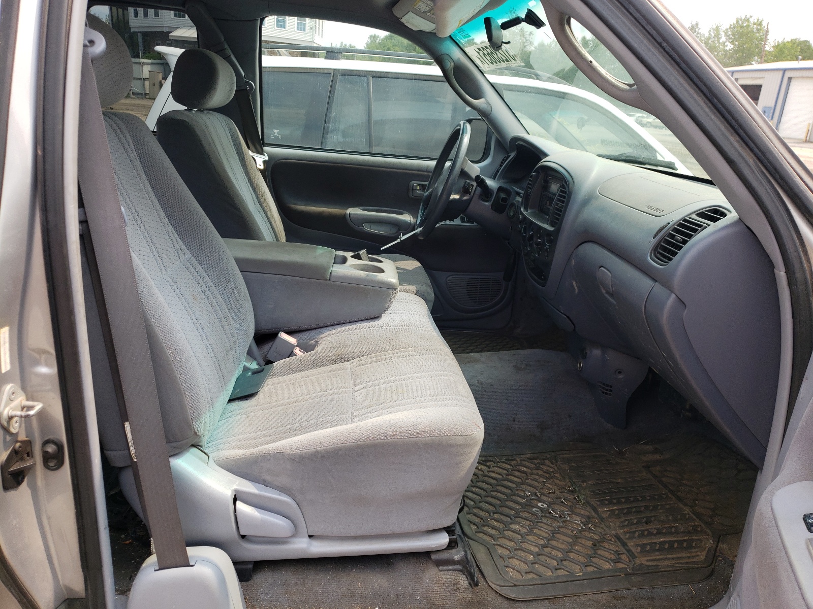 Photo 5 from auction – 2002 TOYOTA TUNDRA ACC with VIN 5TBBT44152S288200