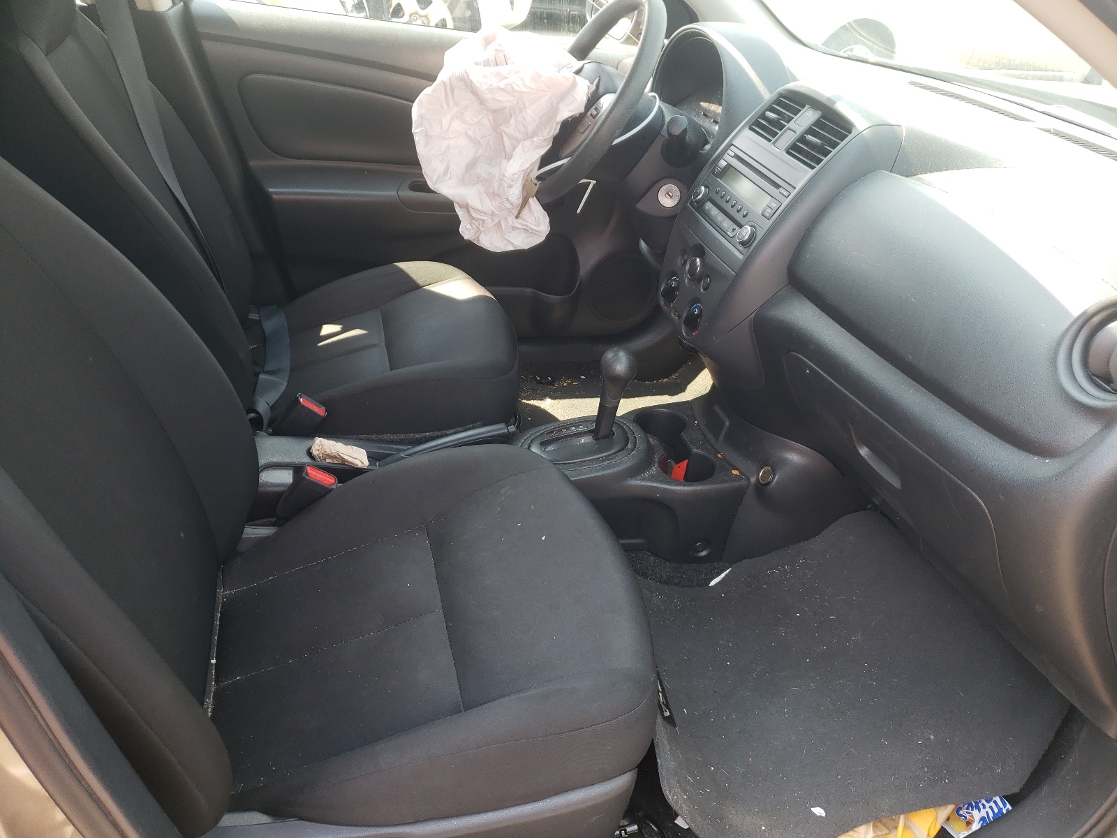 Photo 5 from auction – 2017 NISSAN VERSA S with VIN 3N1CN7AP6HL851837