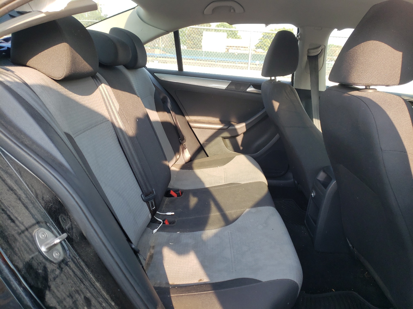 Photo 6 from auction – 2017 VOLKSWAGEN JETTA S with VIN 3VW2B7AJ2HM292095