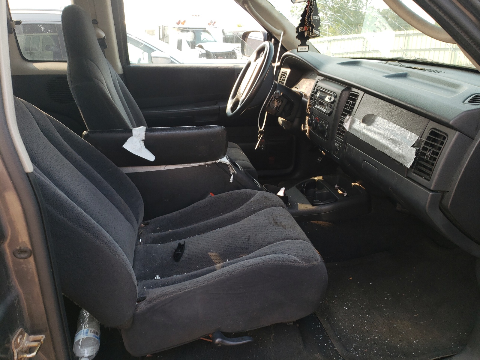 Photo 5 from auction – 2004 DODGE DAKOTA SPO with VIN 1D7HG32N24S642888