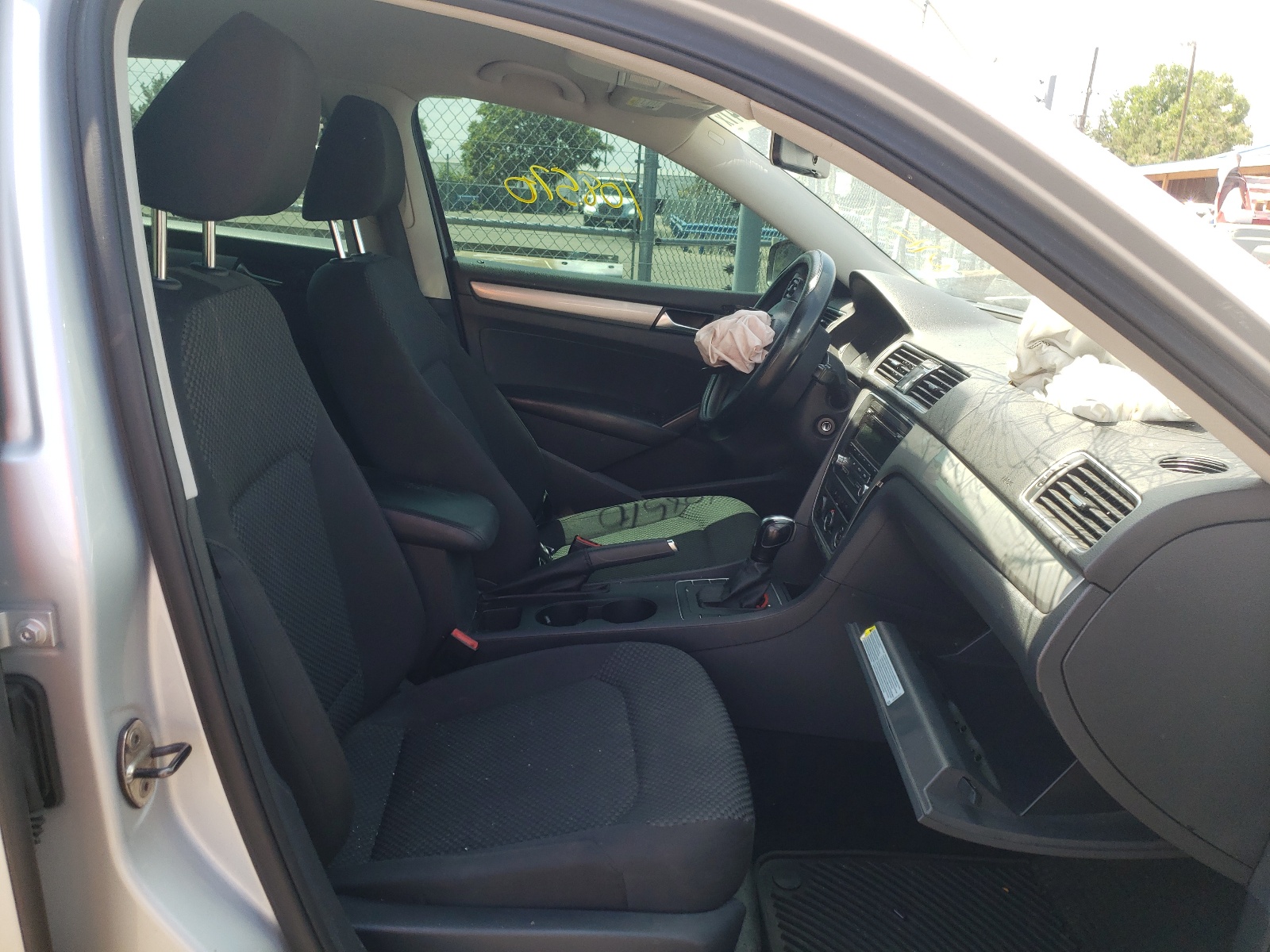 Photo 5 from auction – 2013 VOLKSWAGEN PASSAT S with VIN 1VWAH7A33DC027094