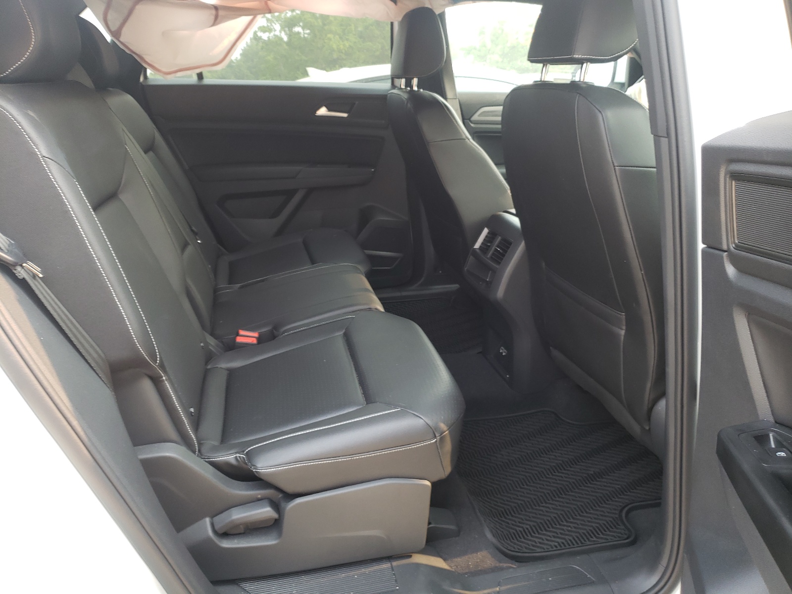 Photo 6 from auction – 2020 VOLKSWAGEN ATLAS CROS with VIN 1V26E2CA2LC228076