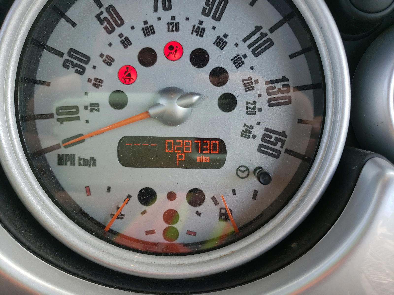 Photo 8 from auction – 2008 MINI COOPER with VIN WMWRF33548TG18690