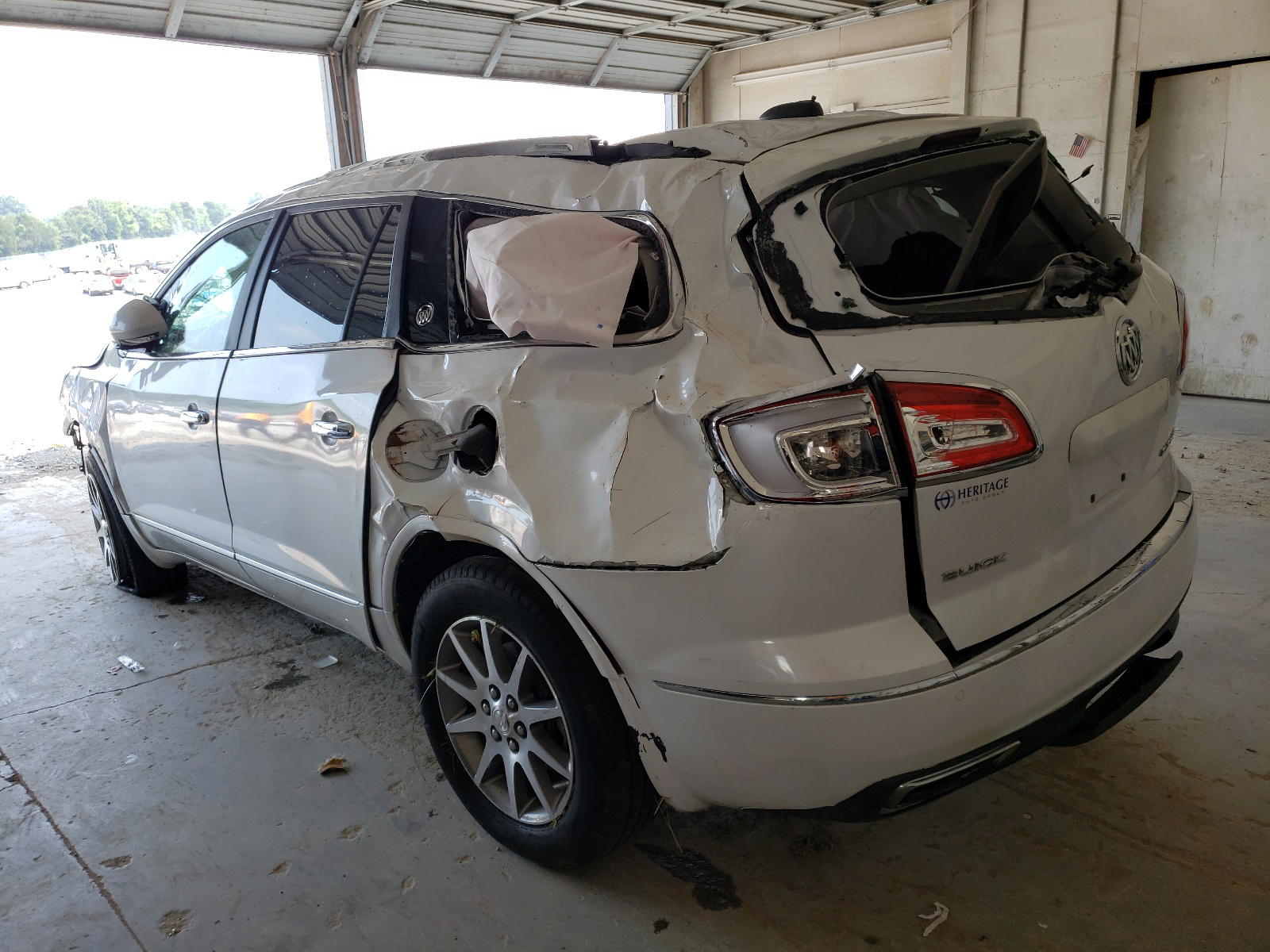 Photo 3 from auction – 2017 BUICK ENCLAVE with VIN 5GAKRBKDXHJ172781