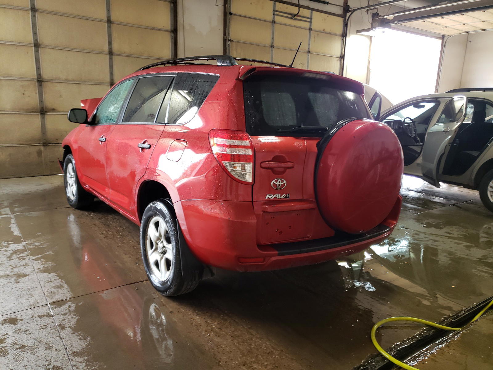 Photo 3 from auction – 2011 TOYOTA RAV4 with VIN 2T3BF4DV5BW159020